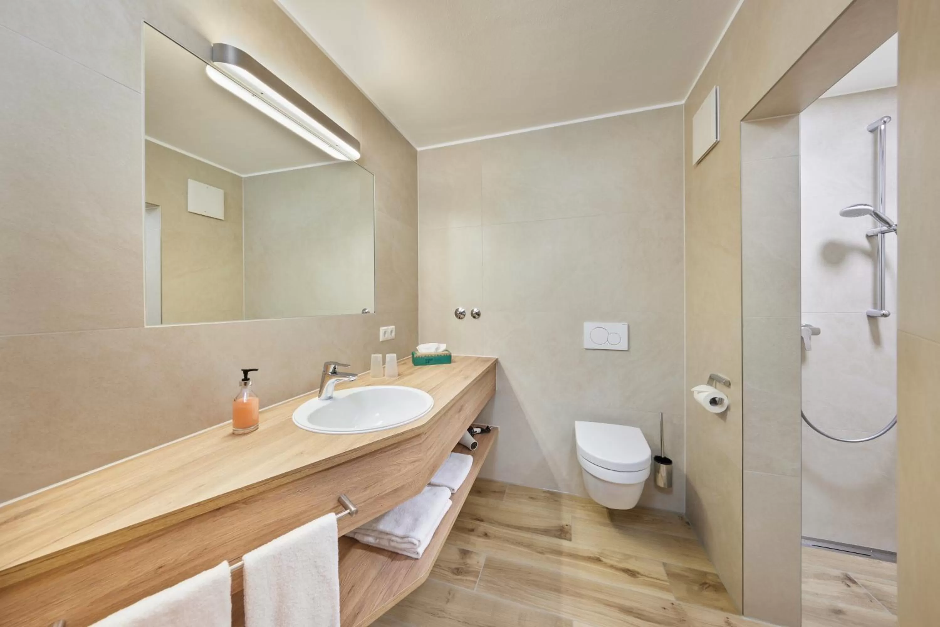 Shower in Hotel Garni Gästehaus am Mühlbach