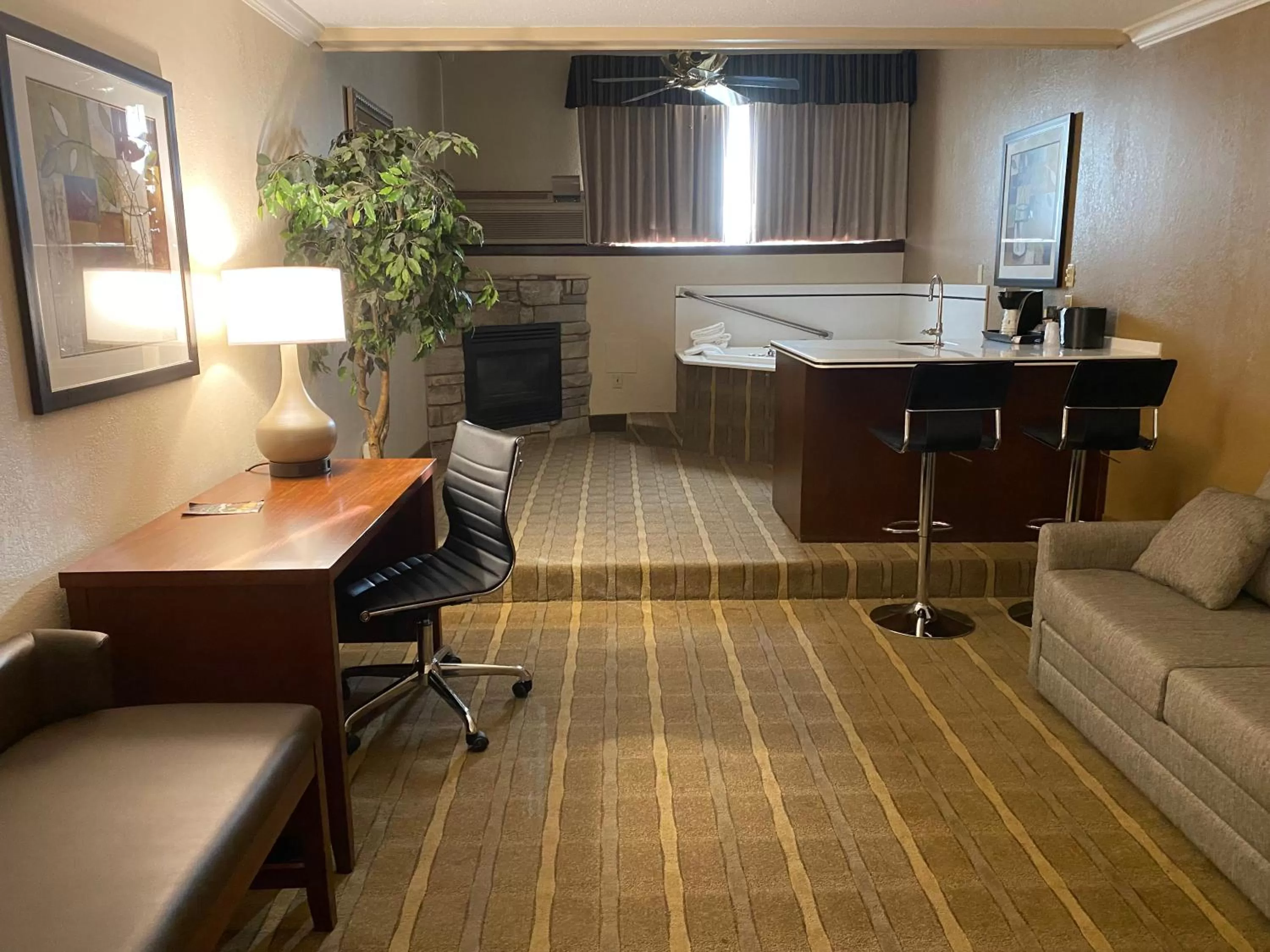 Hot Tub in Wyndham Garden Warsaw