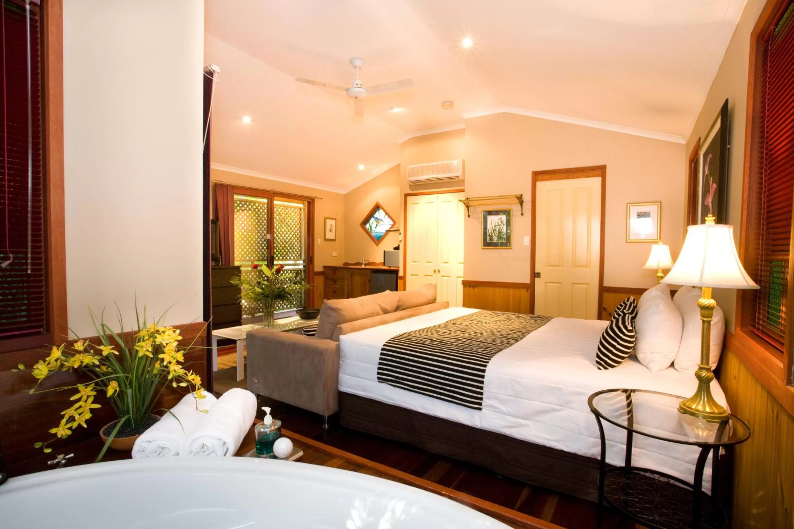 Bed in Amore On Buderim Rainforest Cabins