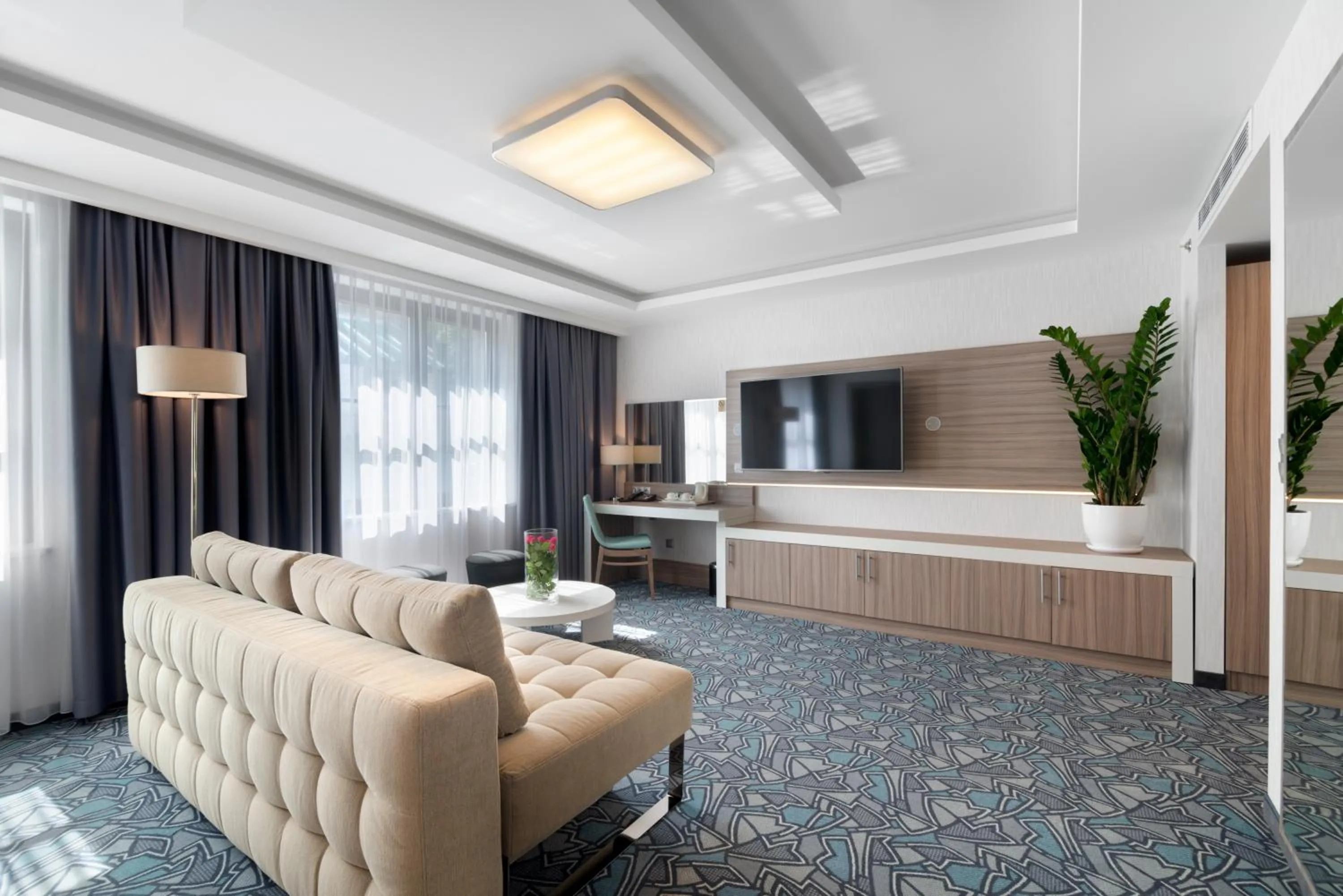 TV and multimedia in Golden Tulip Krakow Kazimierz