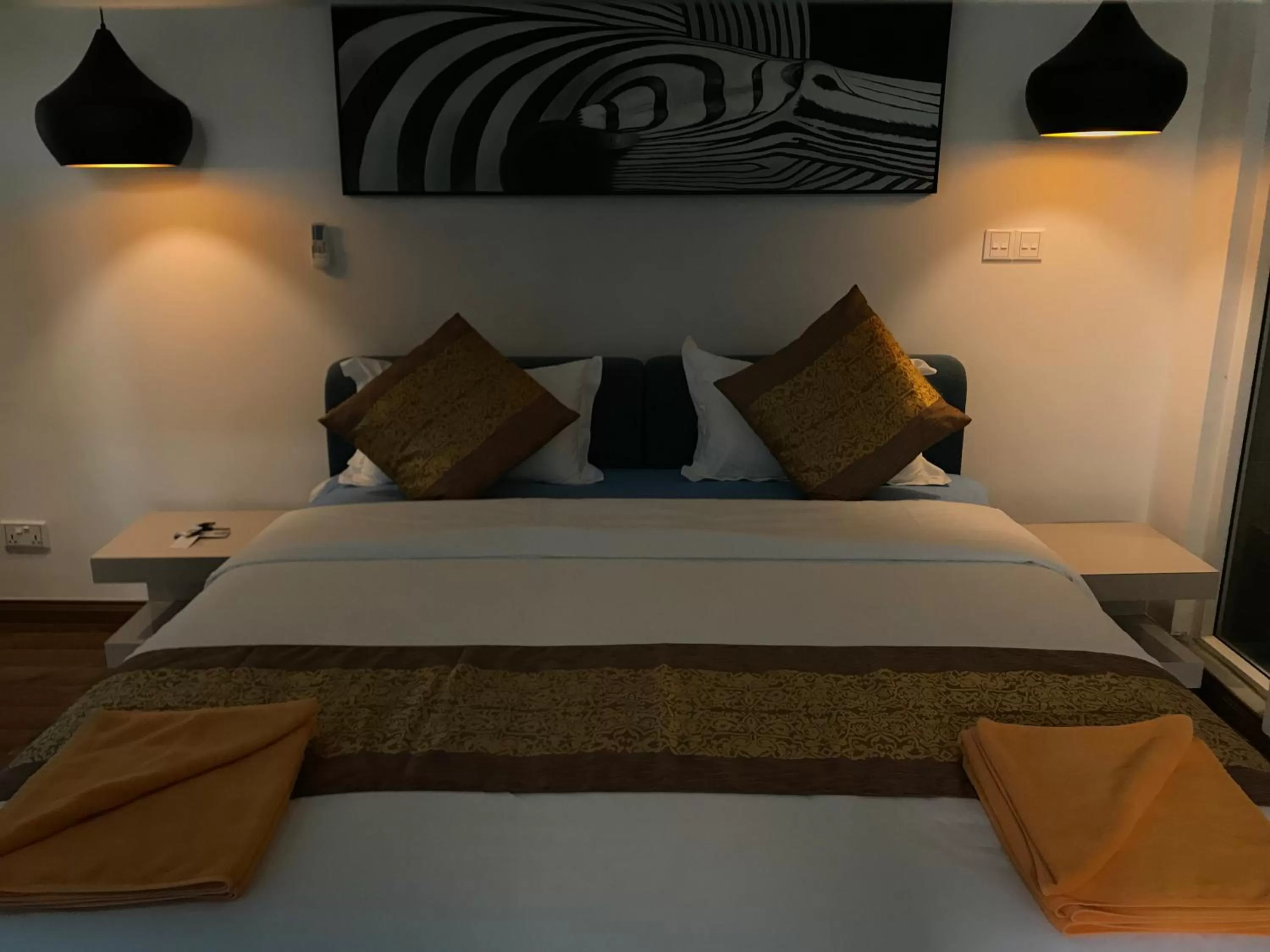 Bedroom, Bed in Benny's City Hotel