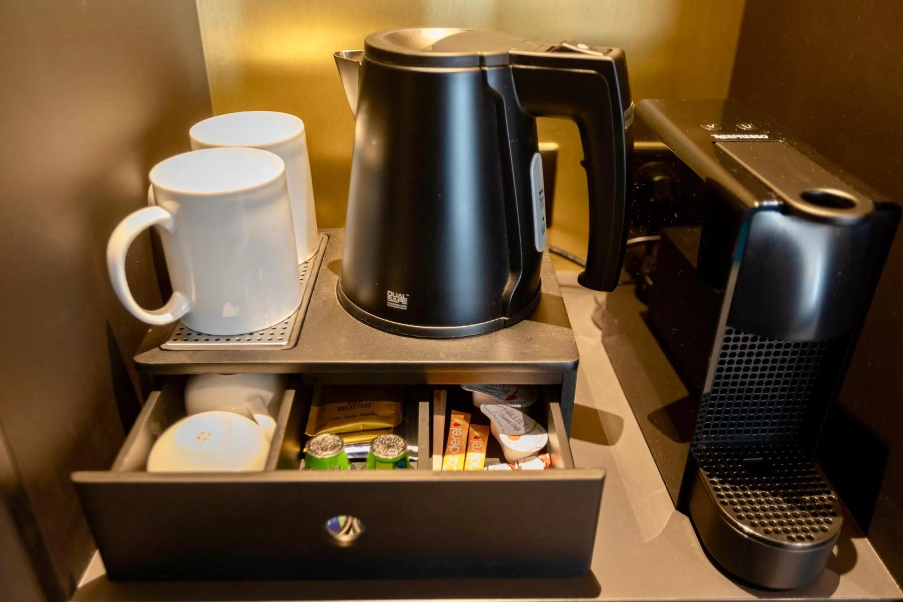 Coffee/tea facilities in Best Western Plus Crystal, Hotel,Bar & Spa
