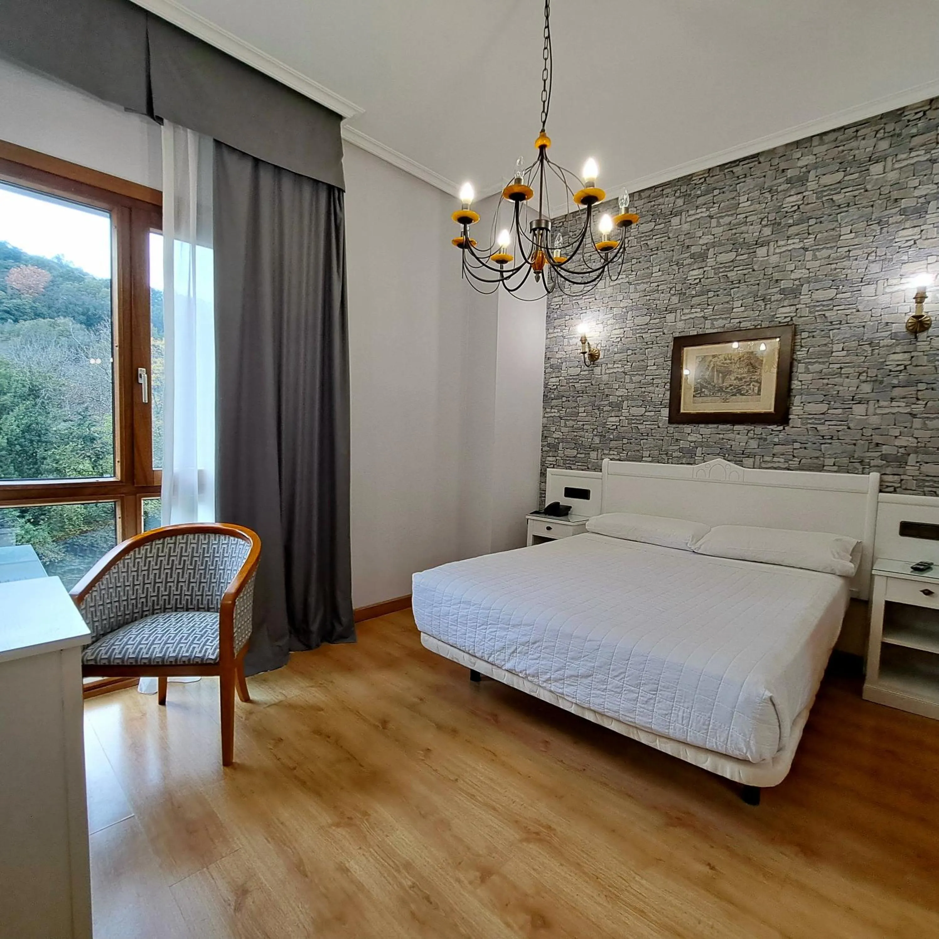 Bedroom, Bed in Hotel Ciudad Cangas de Onis