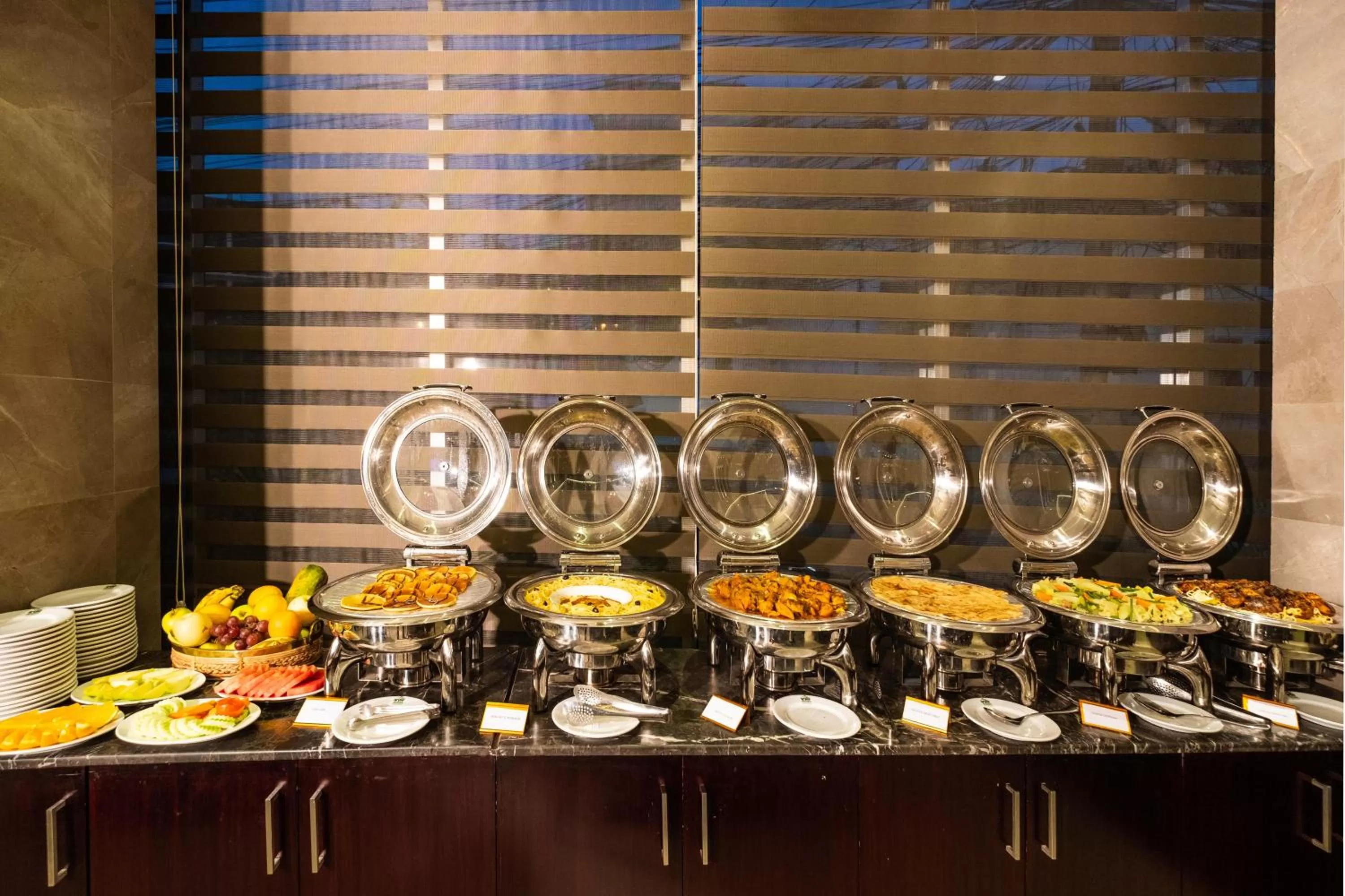 Restaurant/places to eat in After Hours Residence