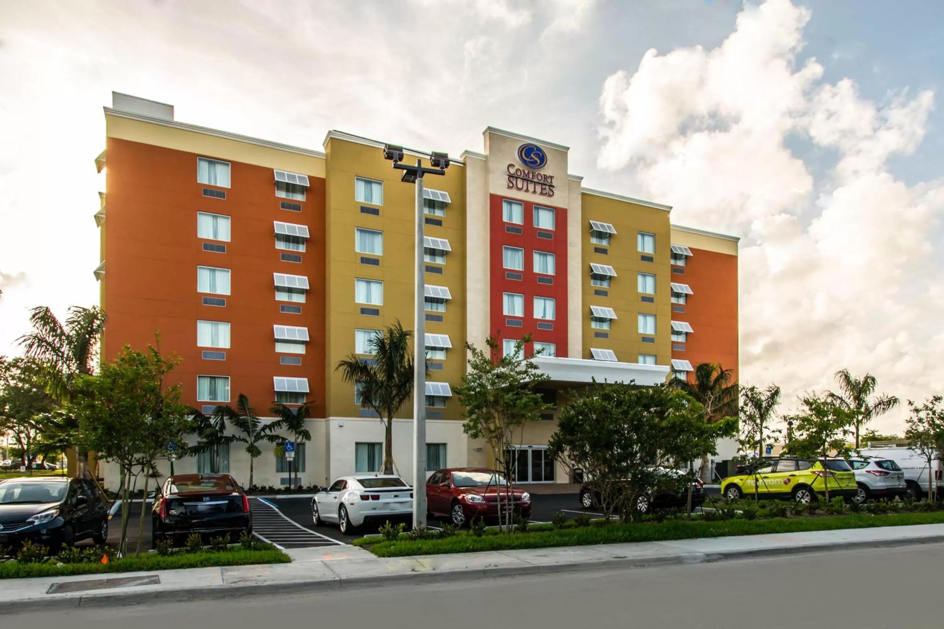 Facade/entrance in Comfort Suites Fort Lauderdale Airport South & Cruise Port