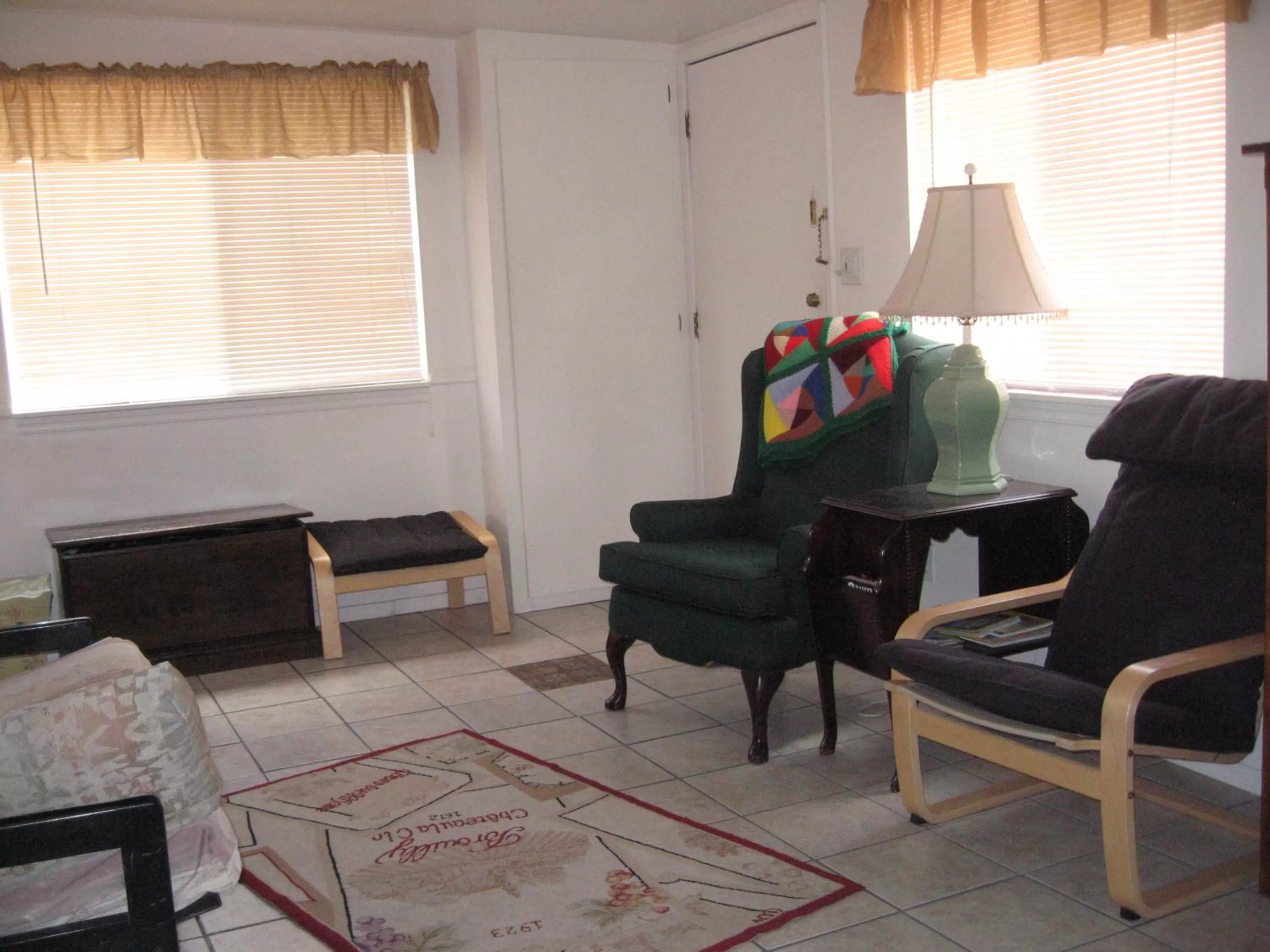 Seating area in Mon Ami Bed and Breakfast