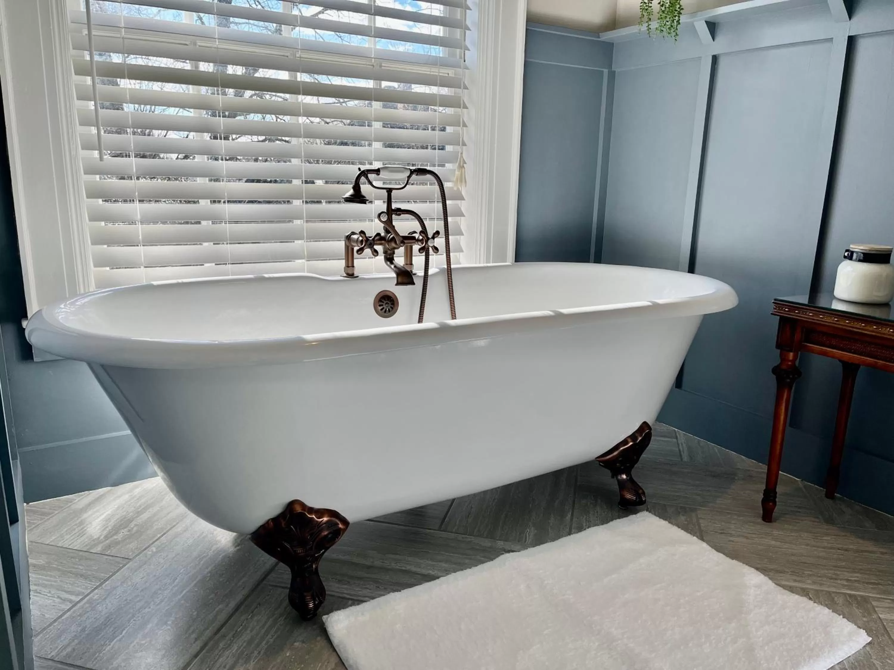Bathroom in The Holly and Ivy Inn