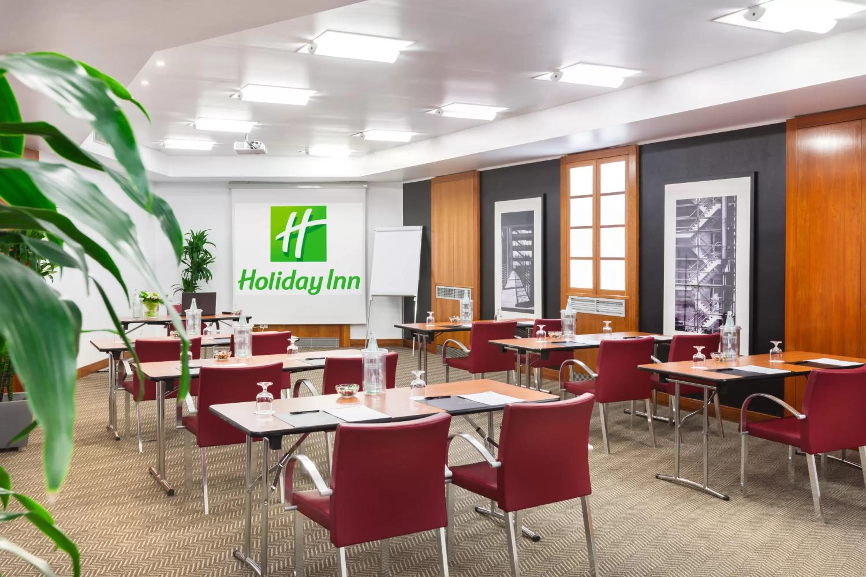 Meeting/conference room in Holiday Inn Milan Garibaldi Station by IHG