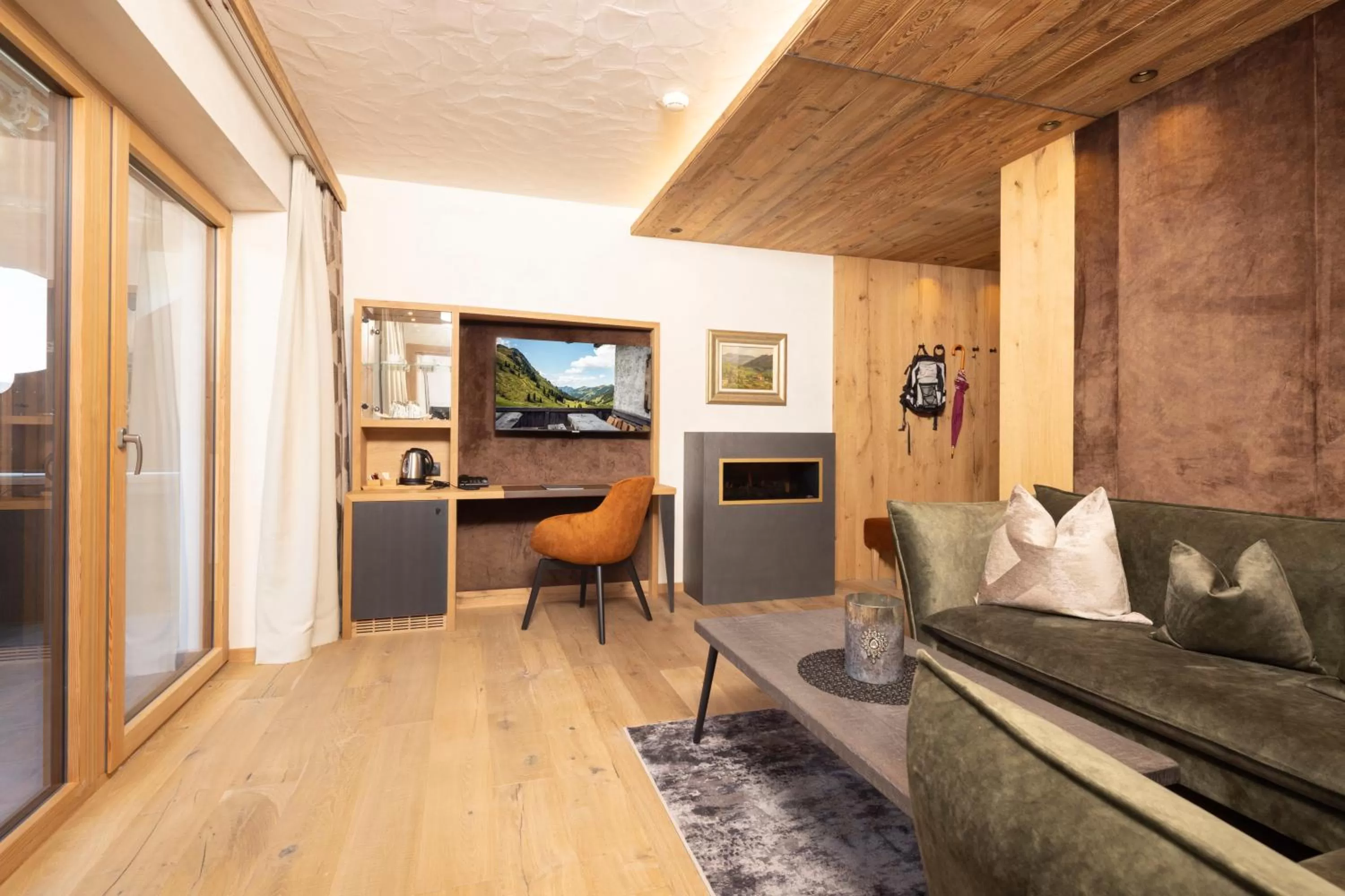 TV and multimedia, Seating Area in Natur & Spa Resort "Der Alpbacherhof" Superior