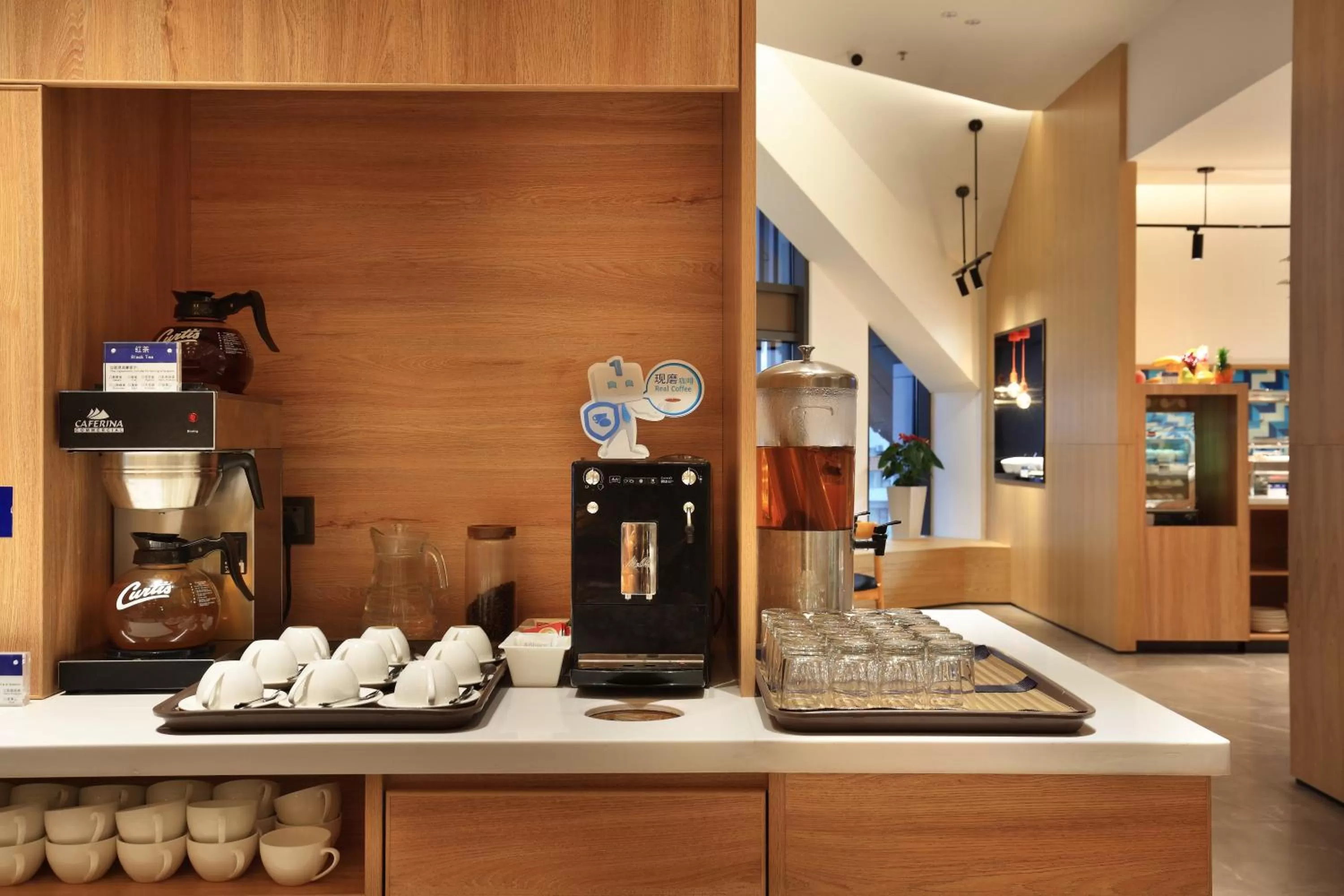 Restaurant/places to eat in Holiday Inn Express Guilin City Center by IHG