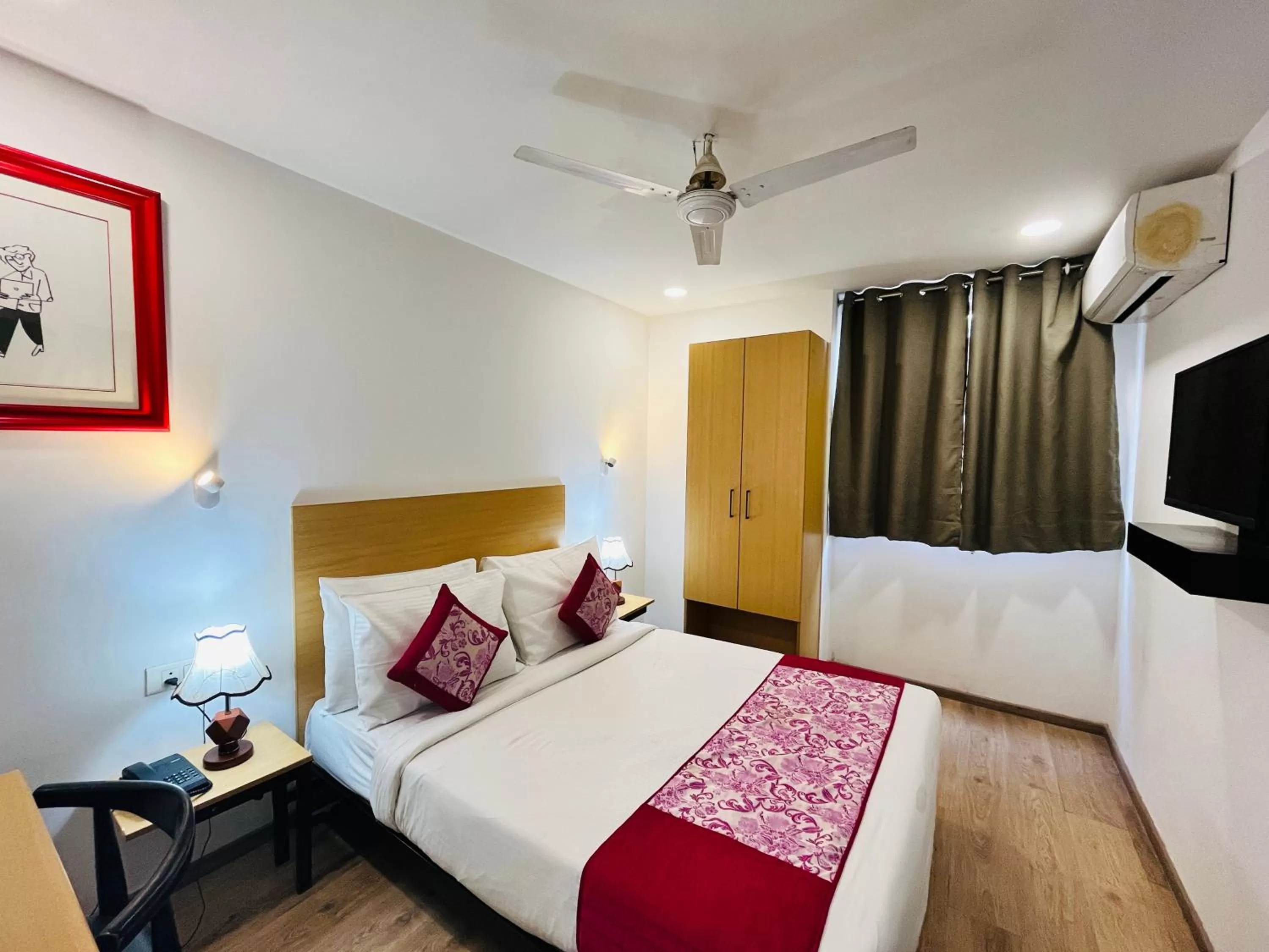 Deluxe Double Room with Balcony - single occupancy in Super Townhouse Shahdara Near Yamuna Sports Complex Formerly Hotel Ipotel