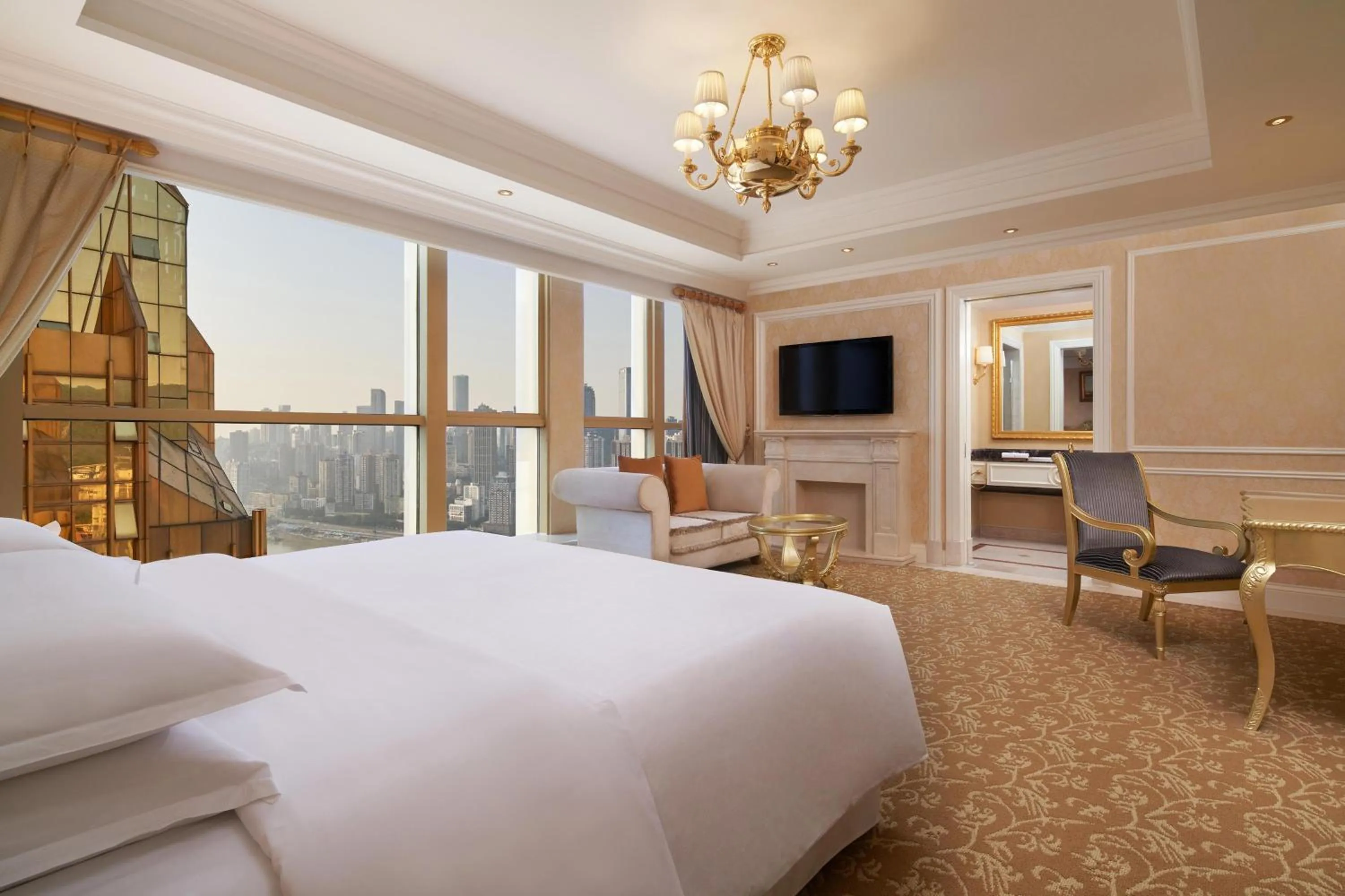 Photo of the whole room, Bed in Sheraton Chongqing Hotel