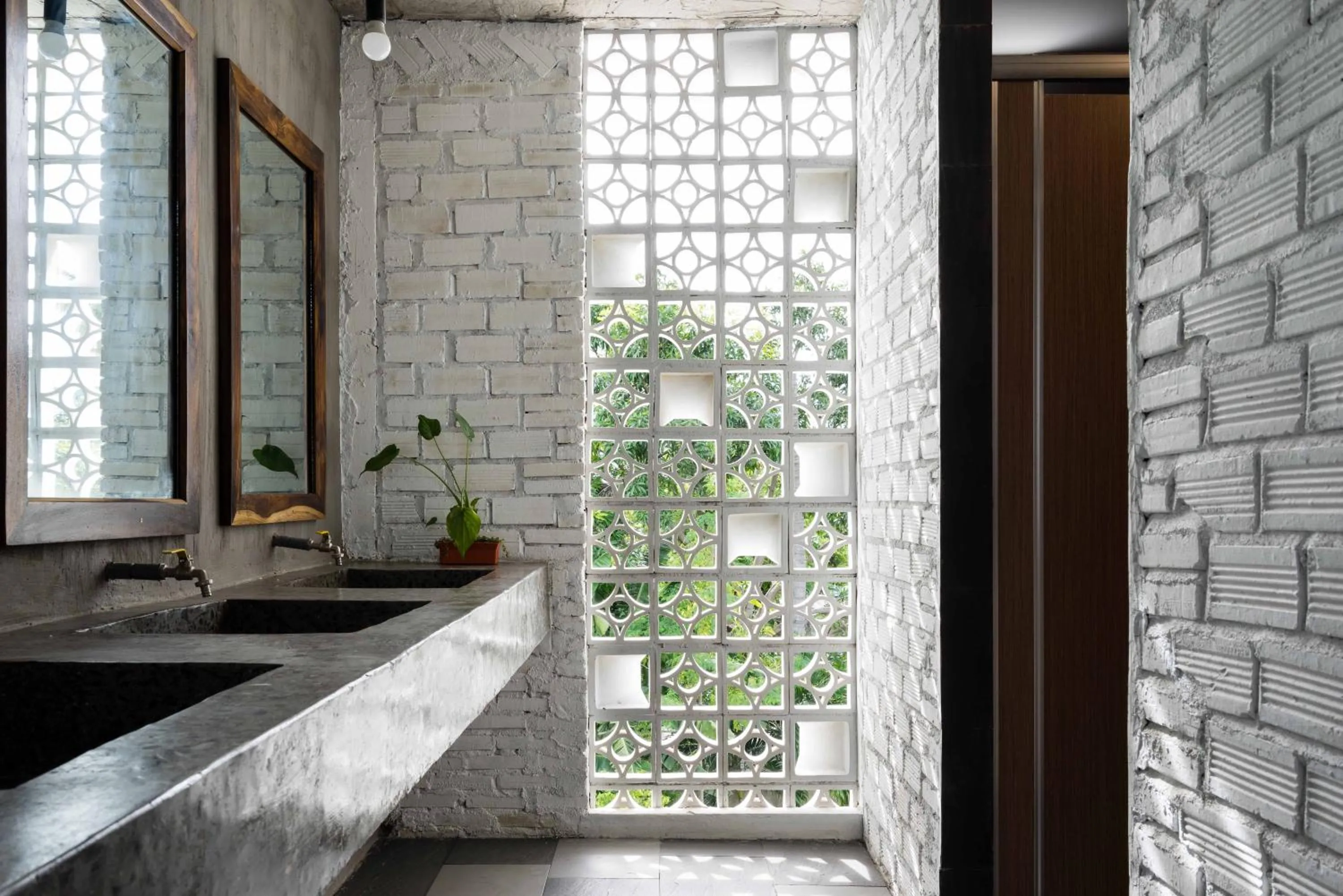 Bathroom in Ccasa Hostel