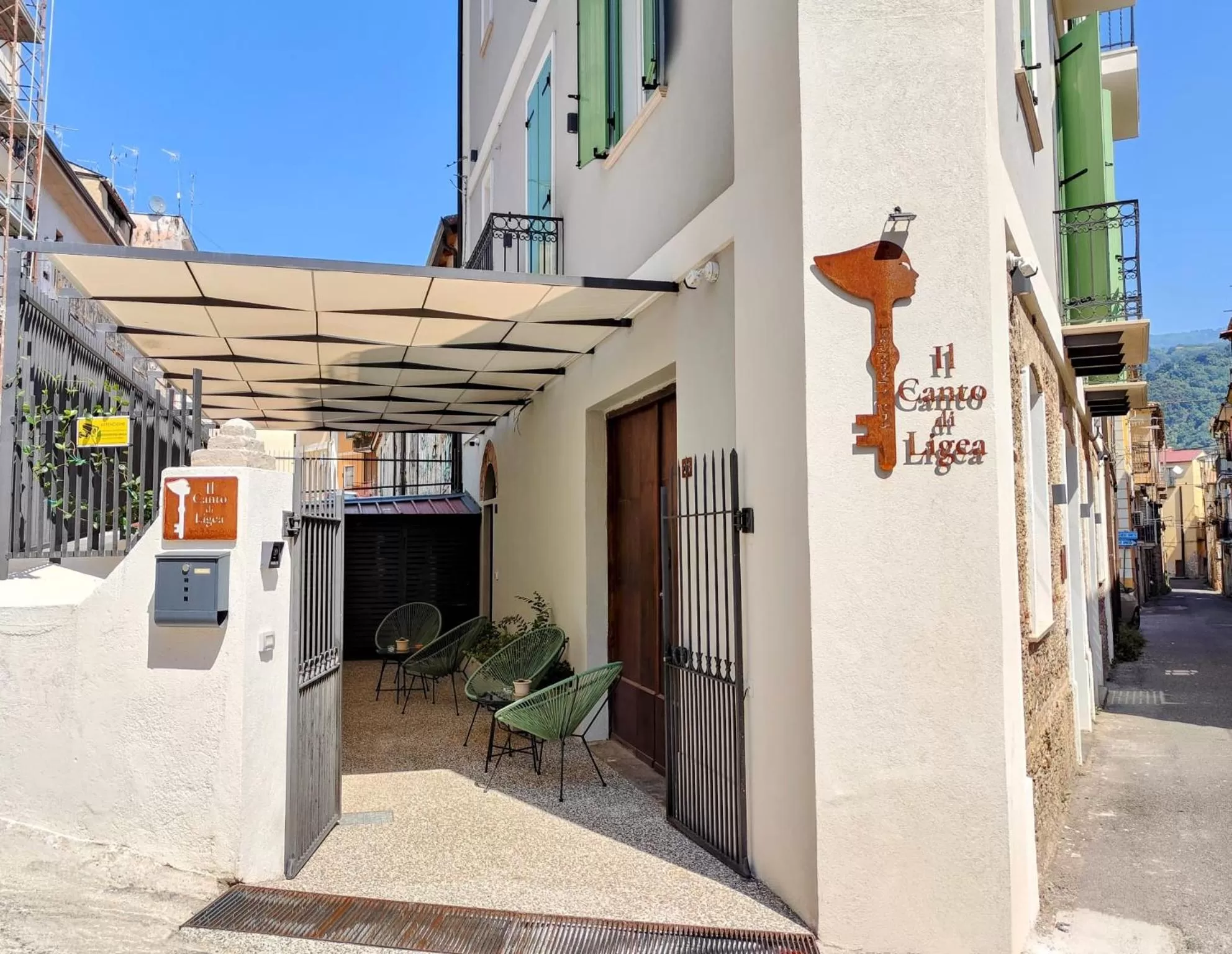 Property building in Il Canto di Ligea