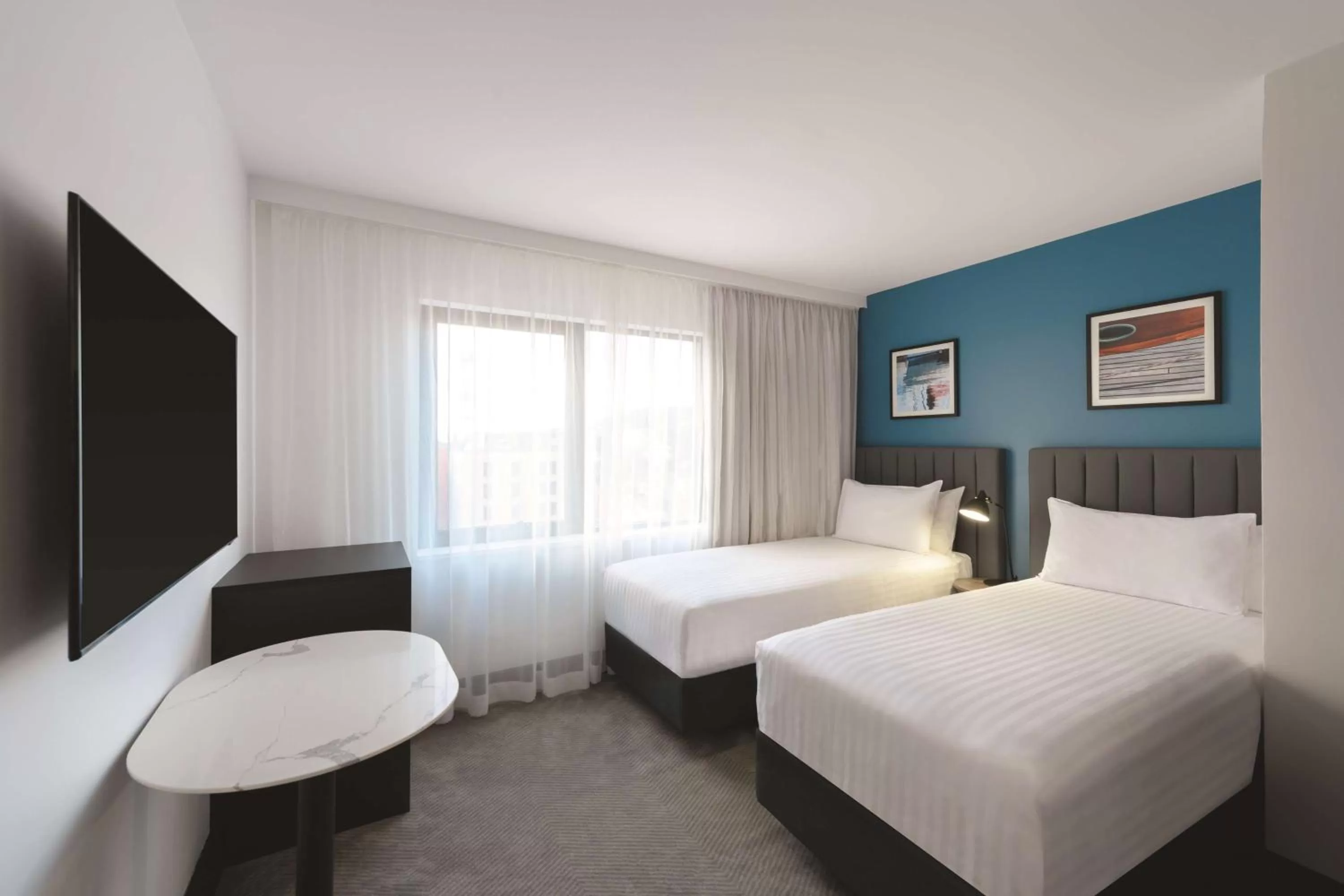 Bedroom, Bed in Travelodge Hotel Hobart