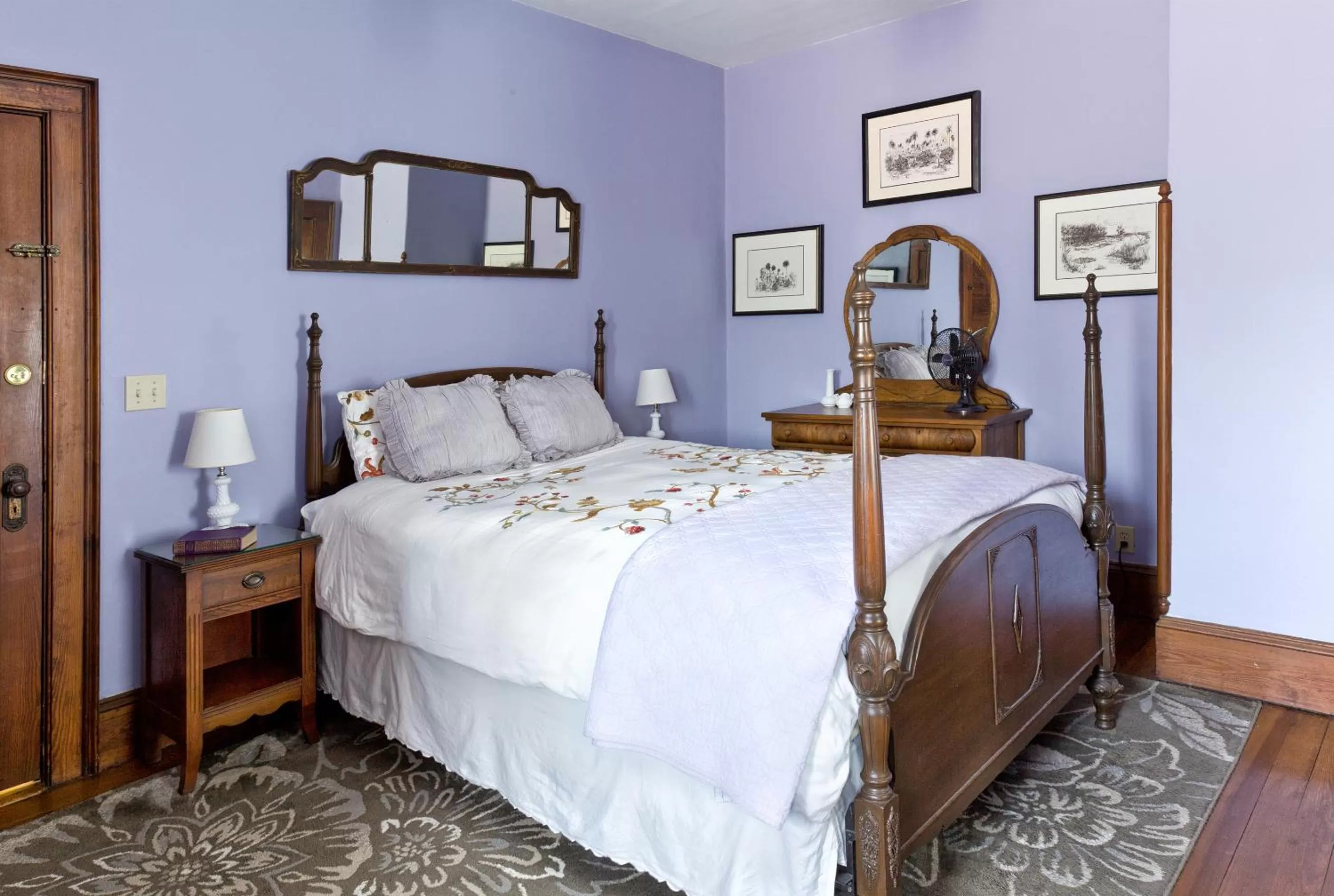 Bedroom, Bed in The Reynolds Mansion