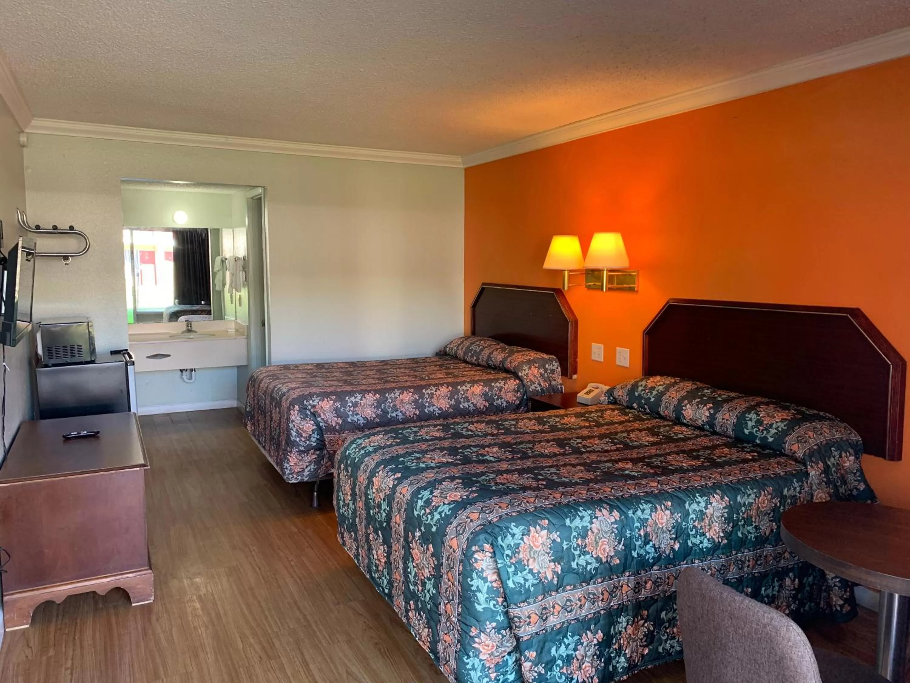 Bed in Baton Rouge West Inn