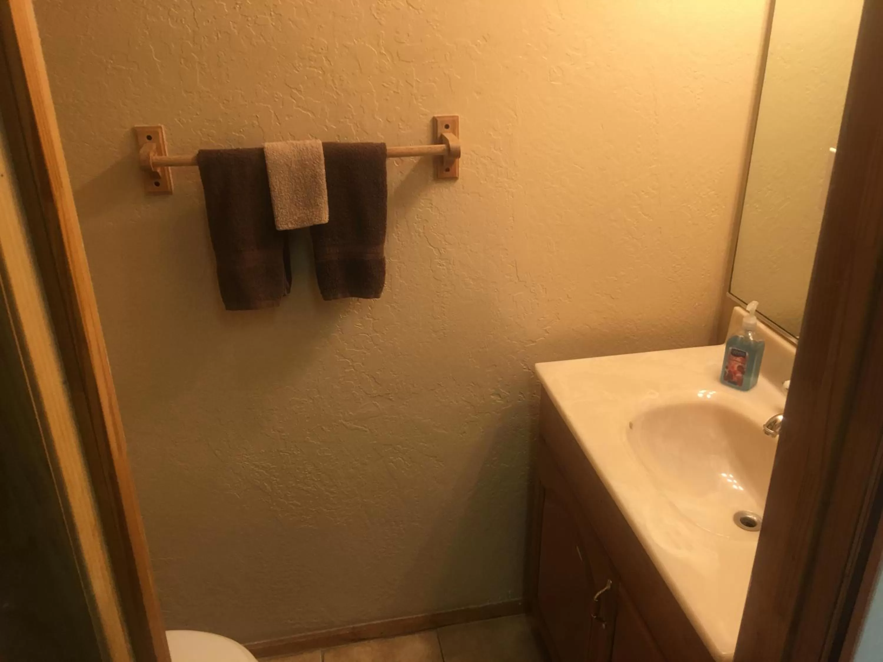 Bathroom in Rainbows End Fishing Resort