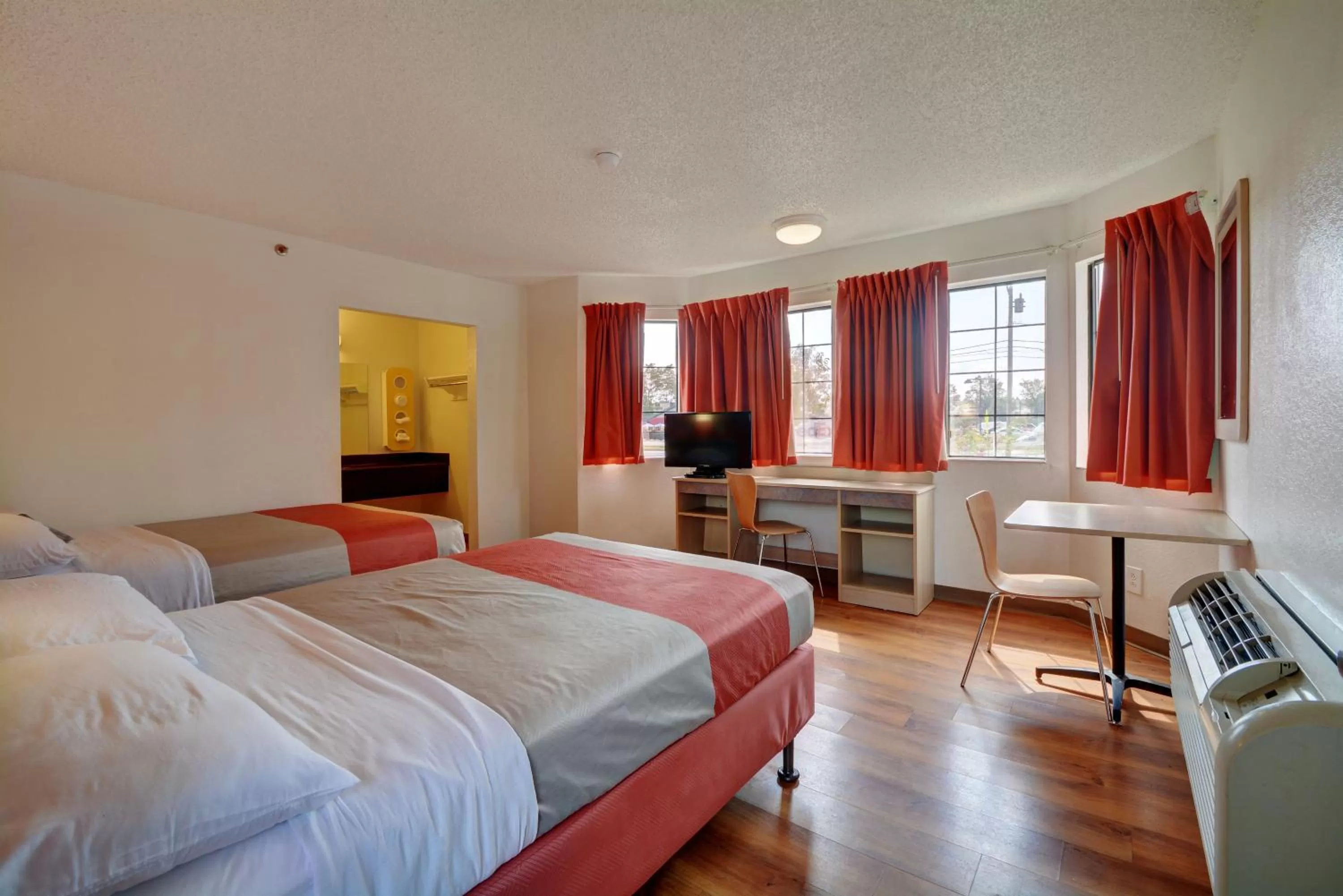 Photo of the whole room, Bed in Motel 6-Wethersfield, CT - Hartford