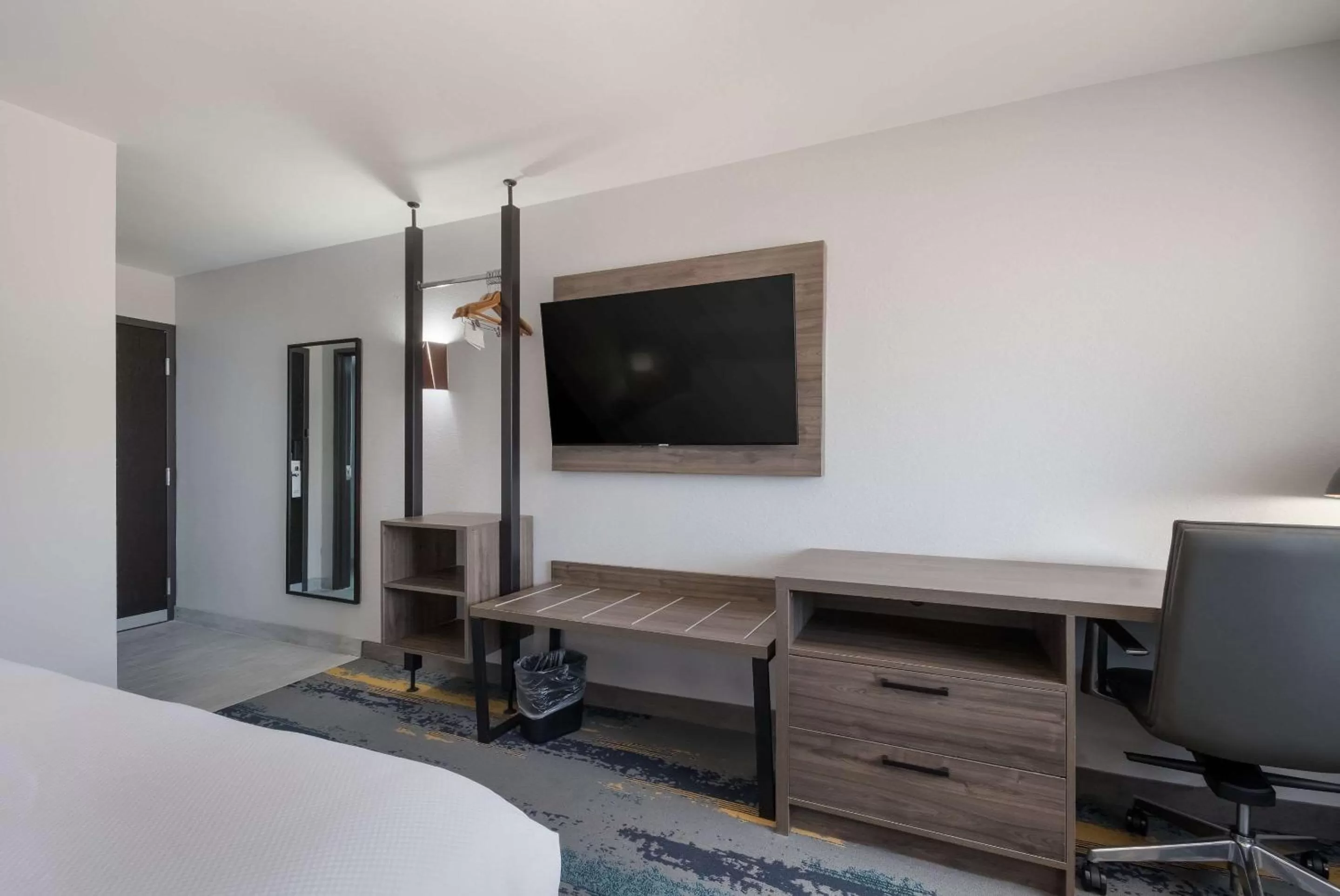 Bedroom in Clarion Pointe OKC Airport