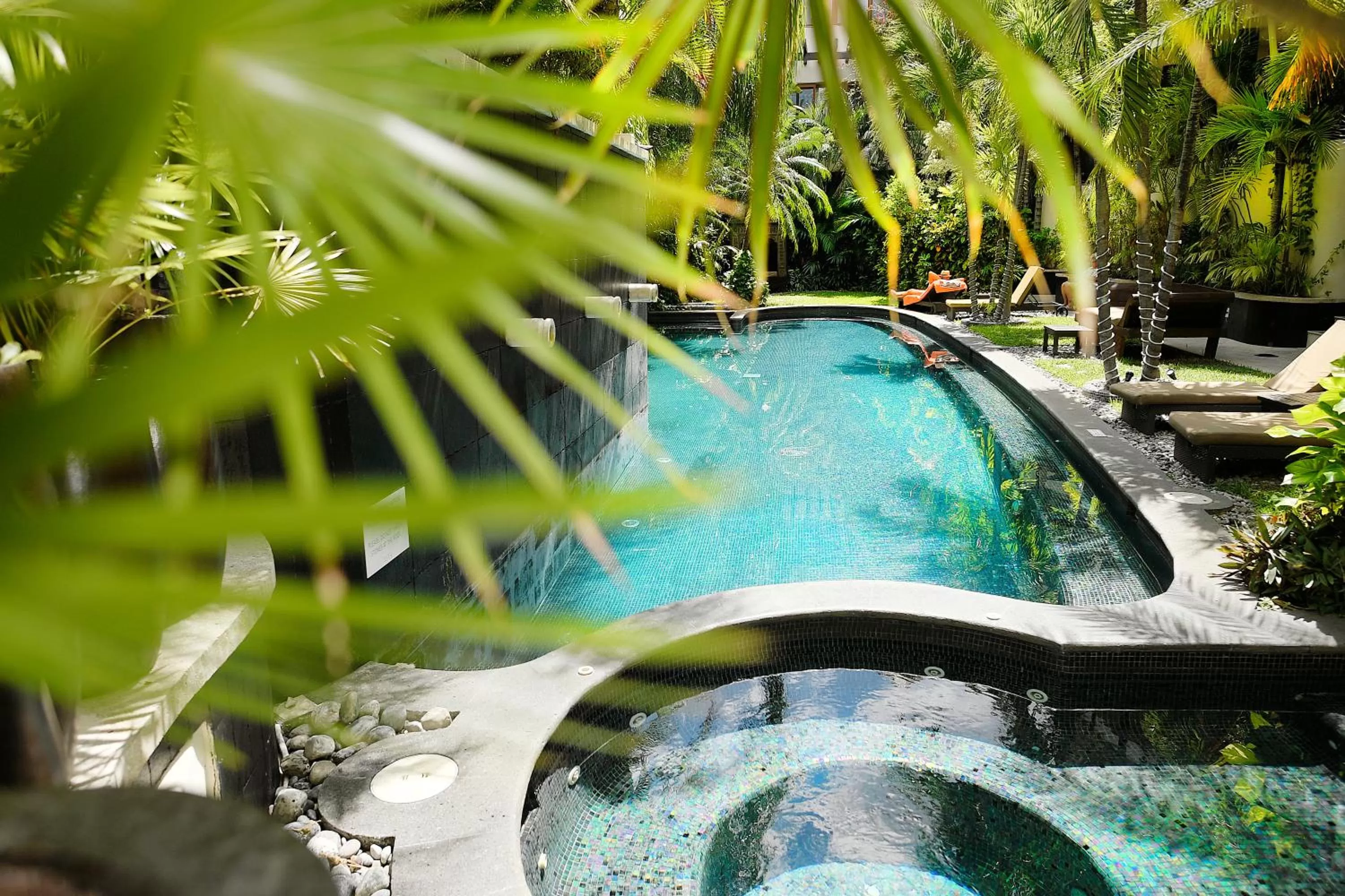 Garden in El Taj Oceanfront and Beachside Condo Hotel