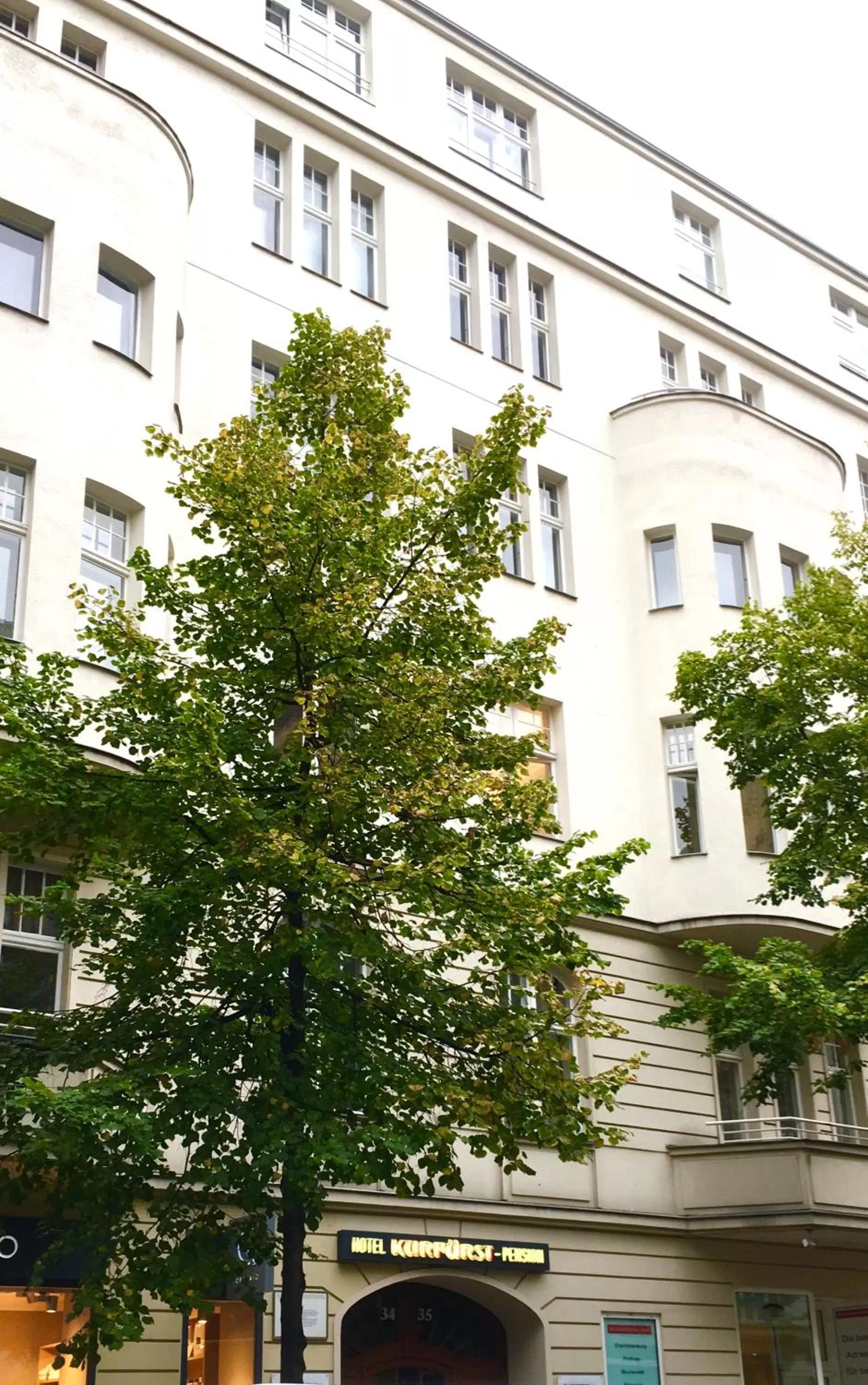 Property building in Kurfürst am Kurfürstendamm