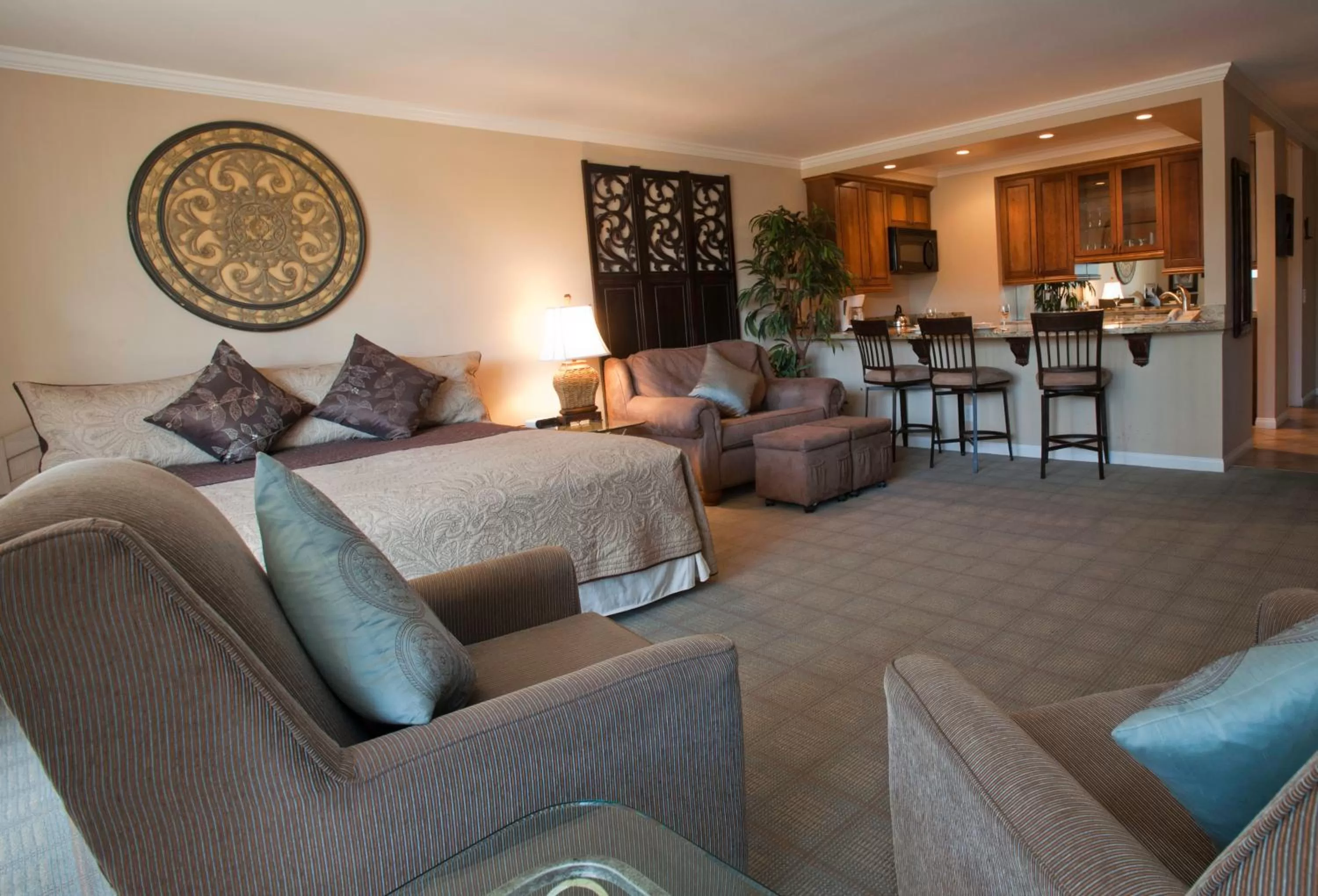 Photo of the whole room in Shadow Mountain Resort