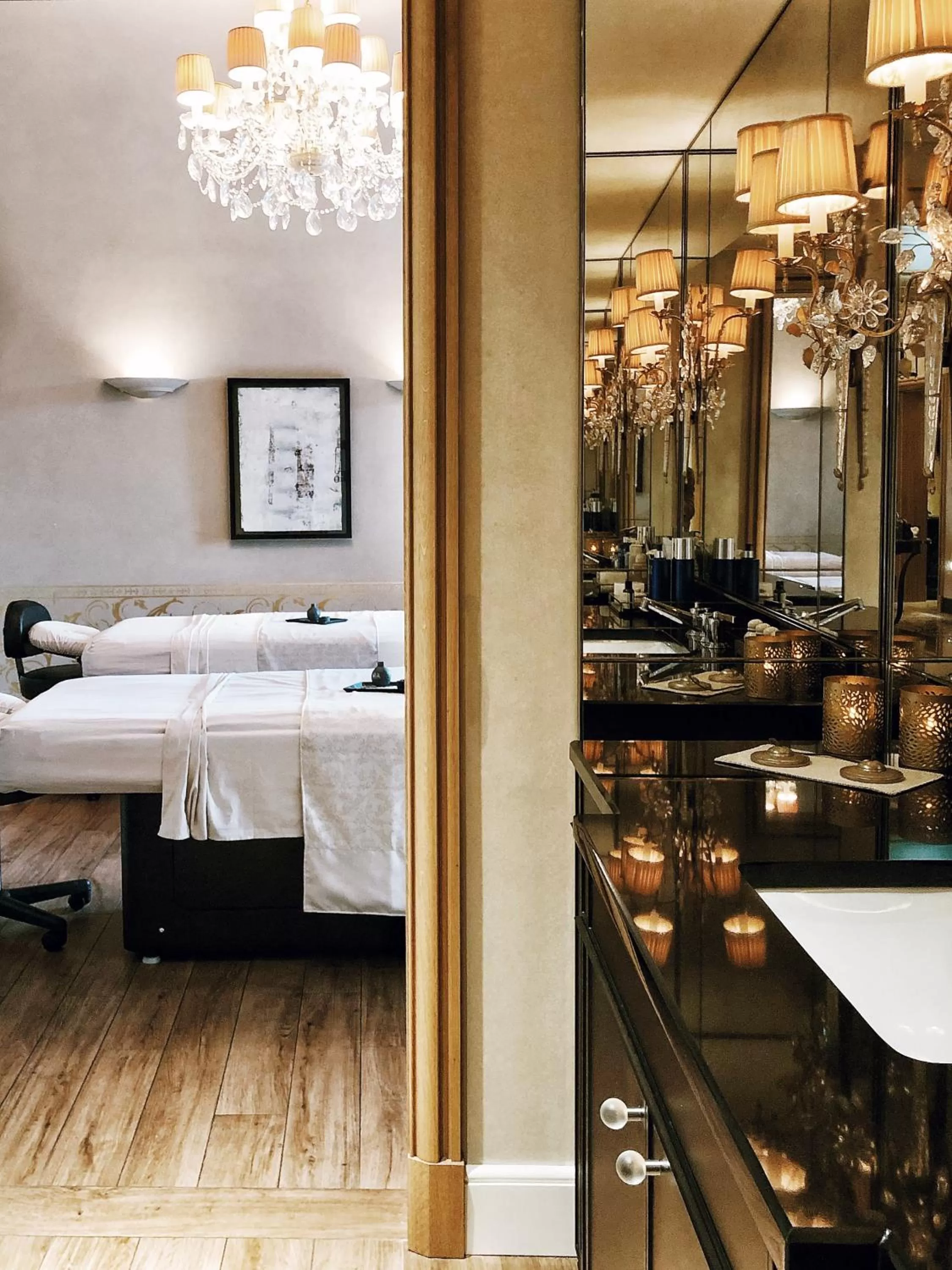 Spa and wellness centre/facilities, Bed in Four Seasons Hotel Prague