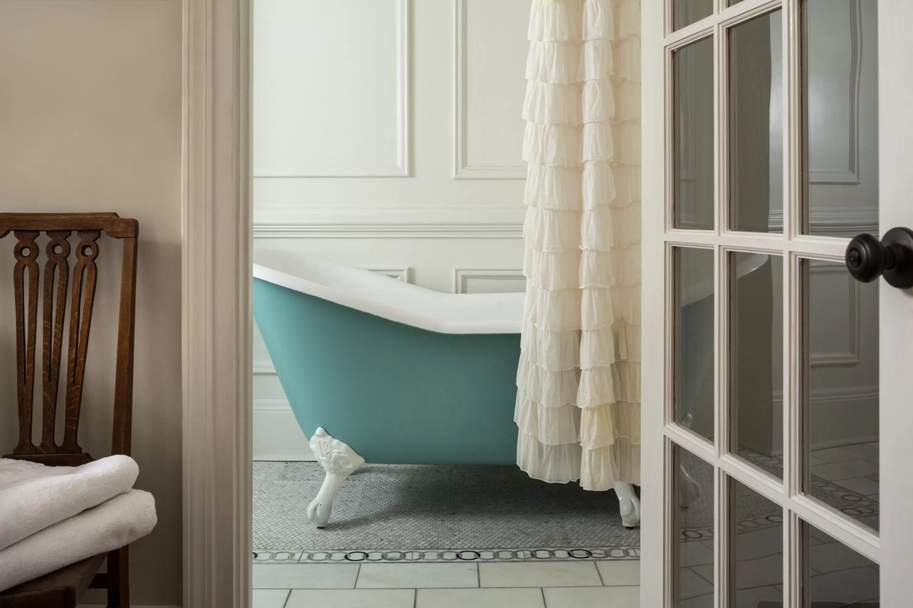 Suite in The Twelve Oaks Bed & Breakfast