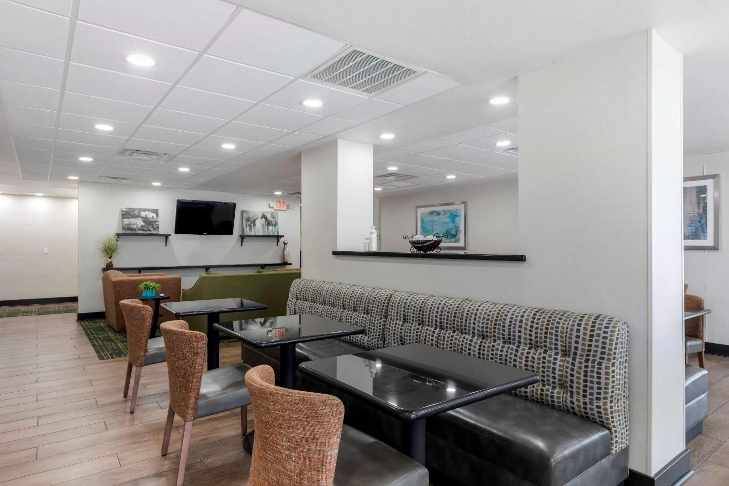 Breakfast in Comfort Inn Sherman