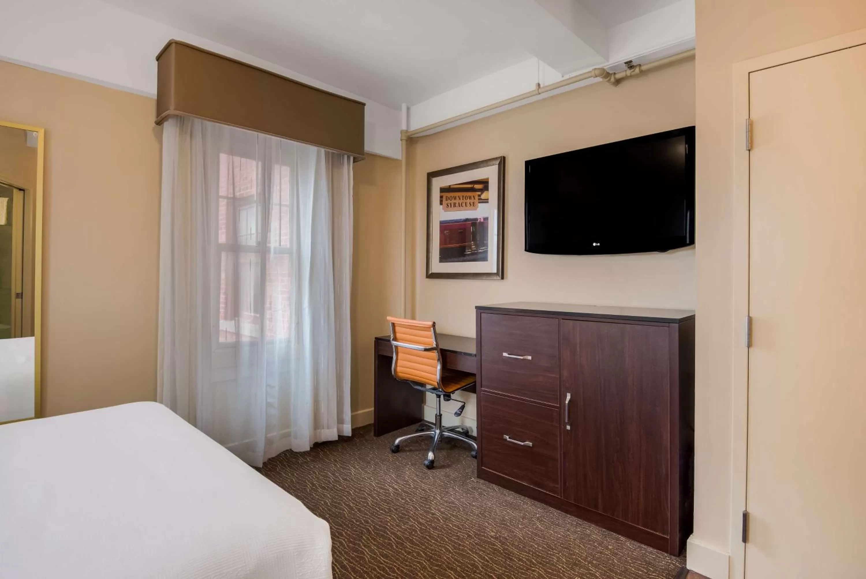 Bedroom, Bed in Best Western Syracuse Downtown Hotel and Suites