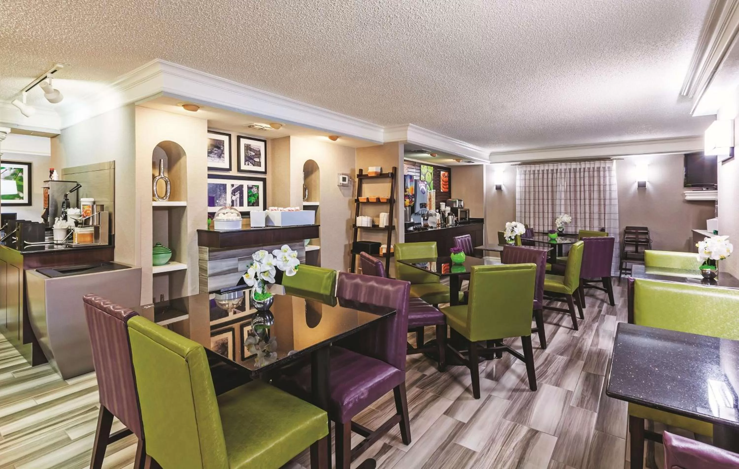 Restaurant/places to eat in La Quinta Inn by Wyndham Odessa