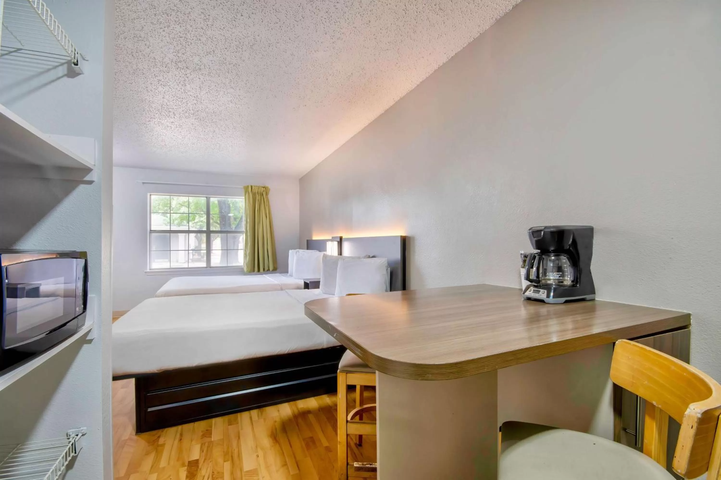 Bedroom, Bed in Studio 6-San Antonio, TX - Six Flags