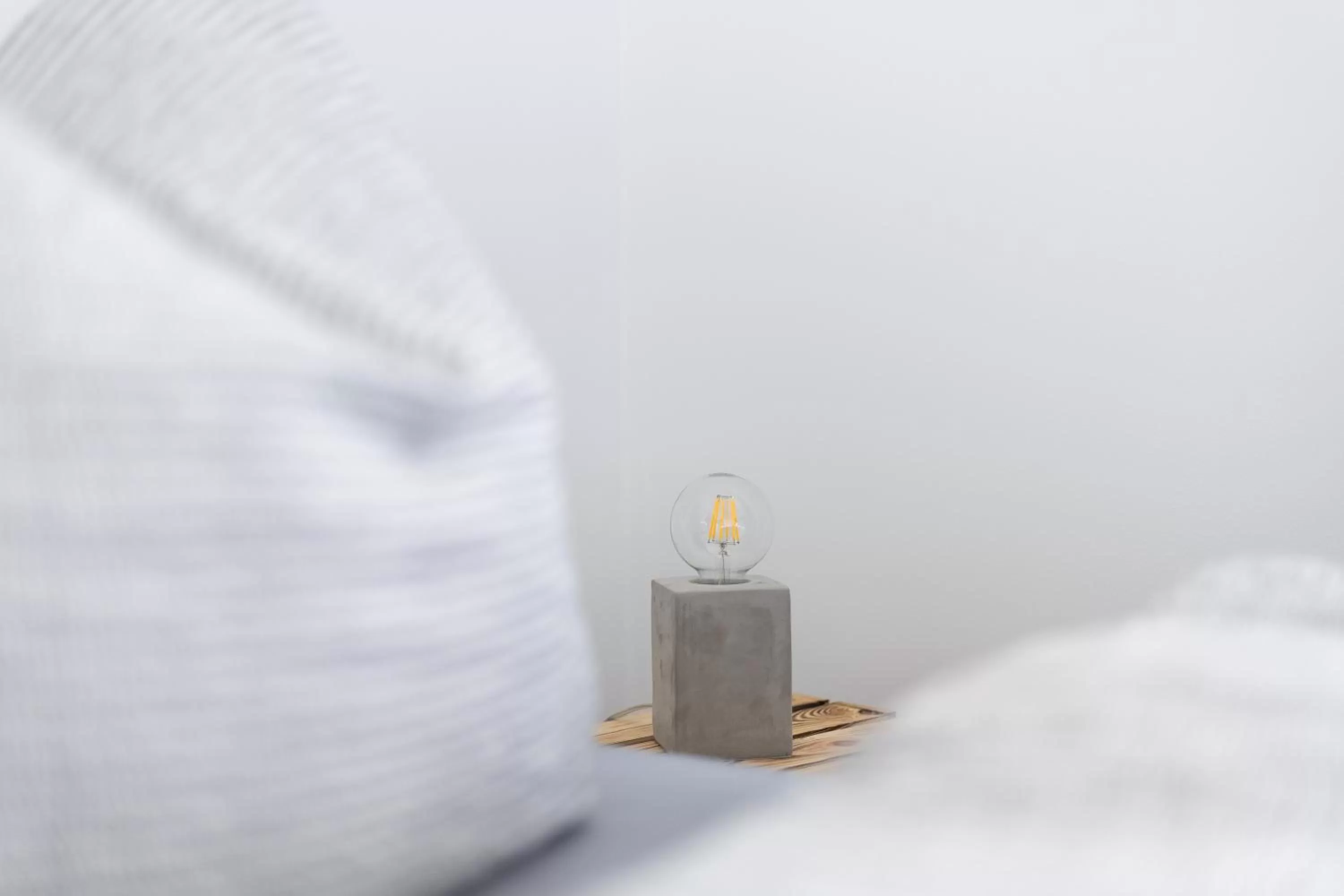 Decorative detail, Bed in Apartments am Neuen Theater - Altstadt - Zentral - Küche - Wifi - Powered by Ko-Living