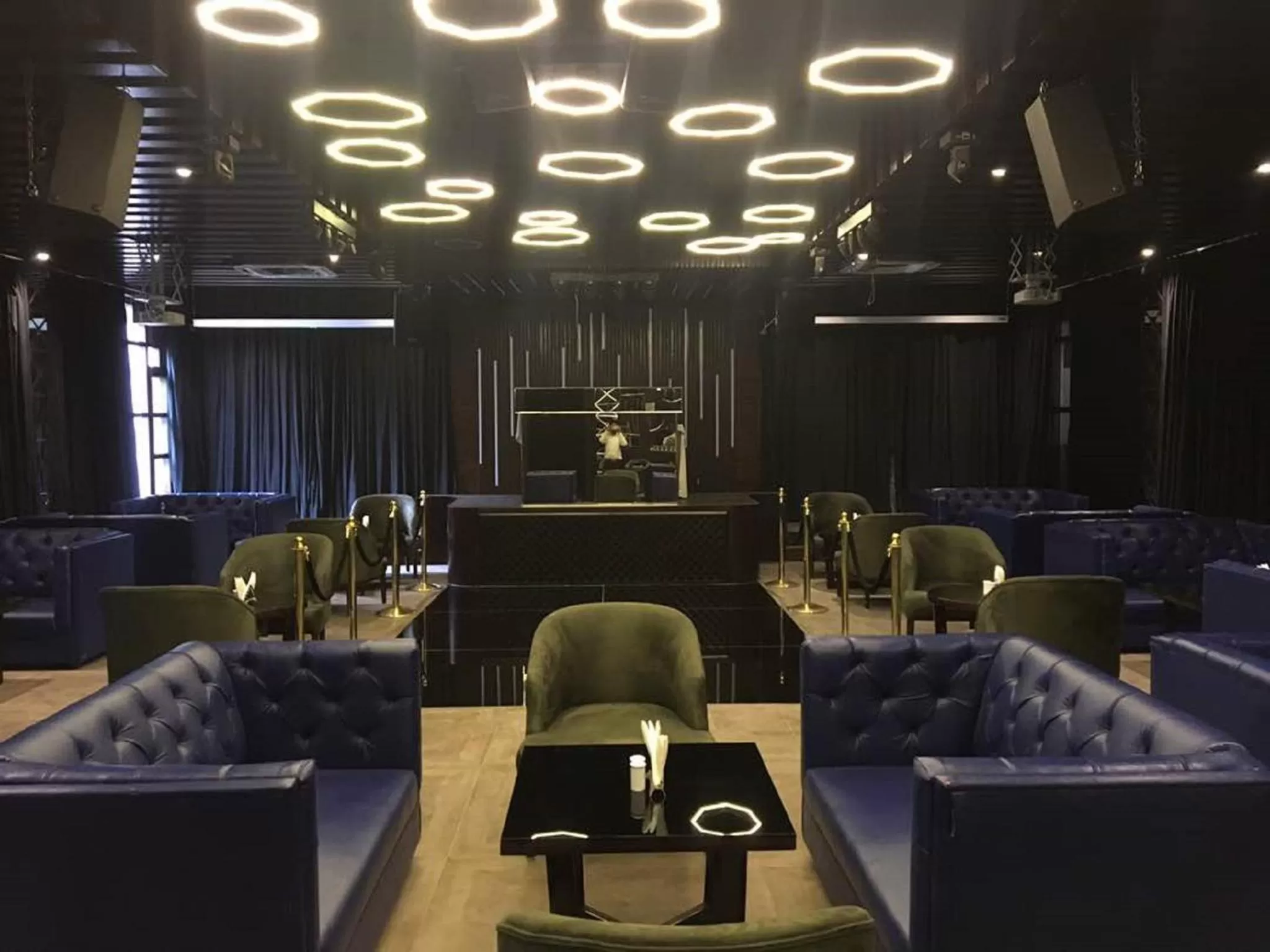 Lounge or bar in Bravia Hotel Manali Inn