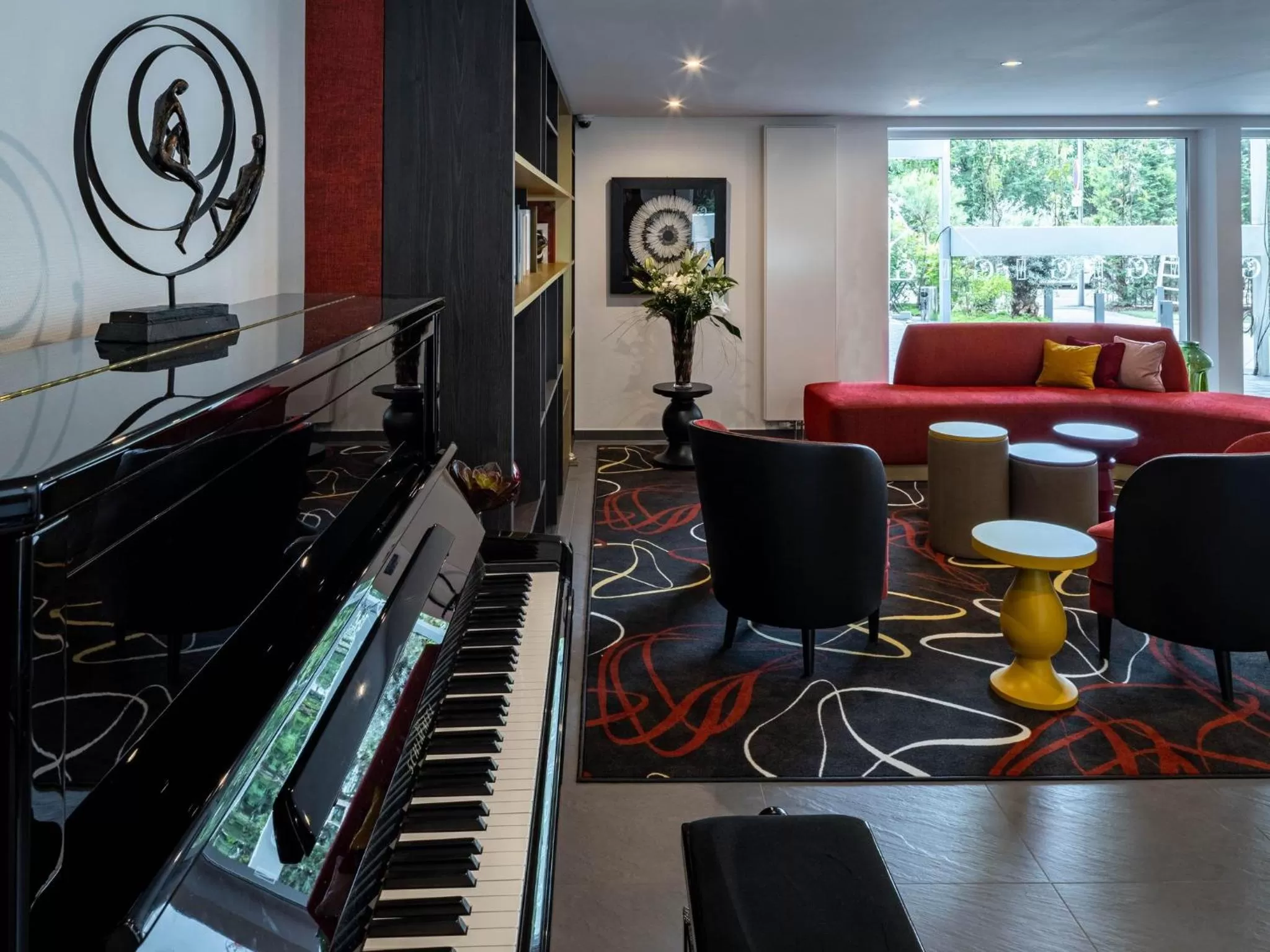 Lounge or bar in Hôtel Garrigae Villa La Florangerie - SPA & Piscine