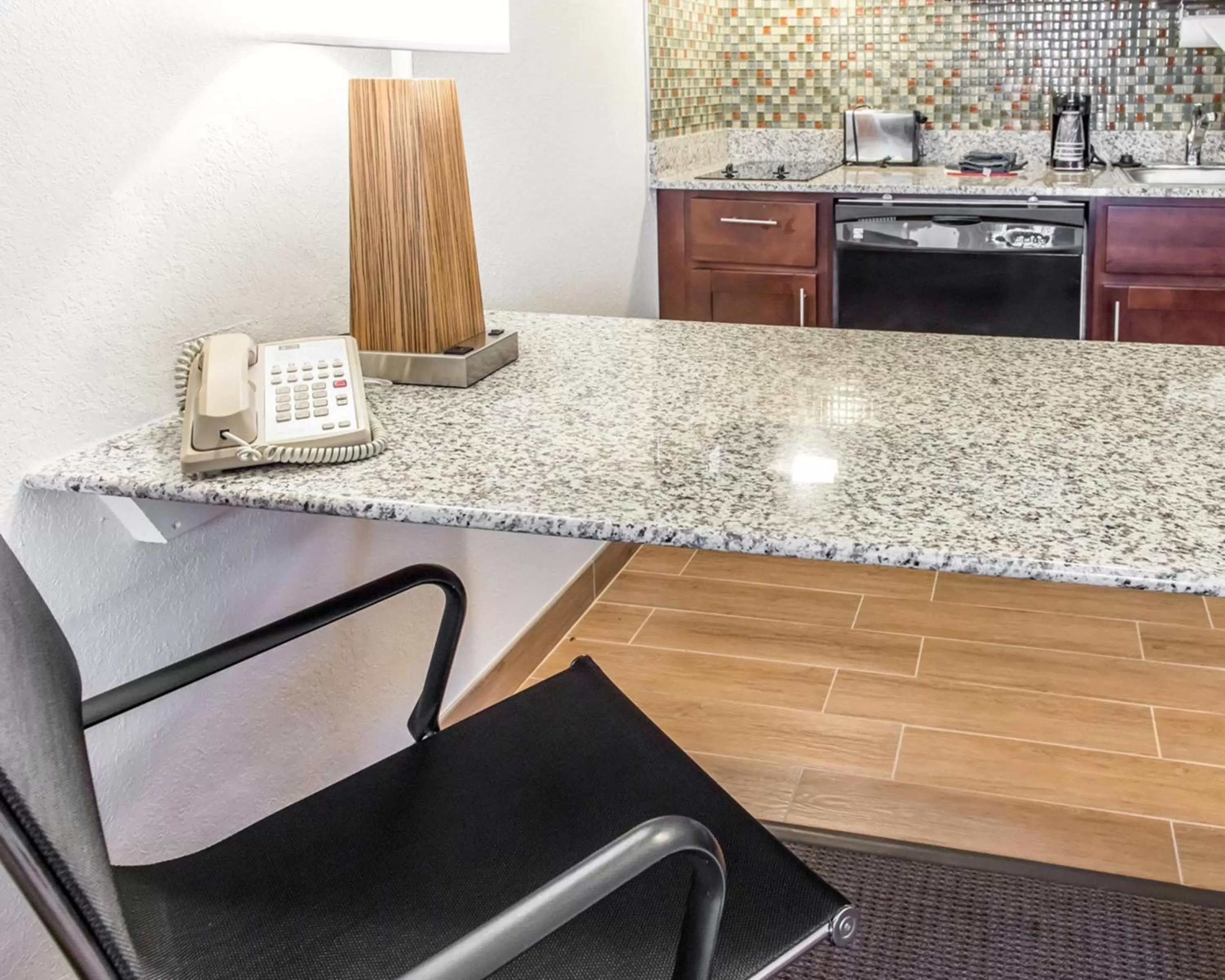 Kitchen or kitchenette in MainStay Suites Pittsburgh Airport