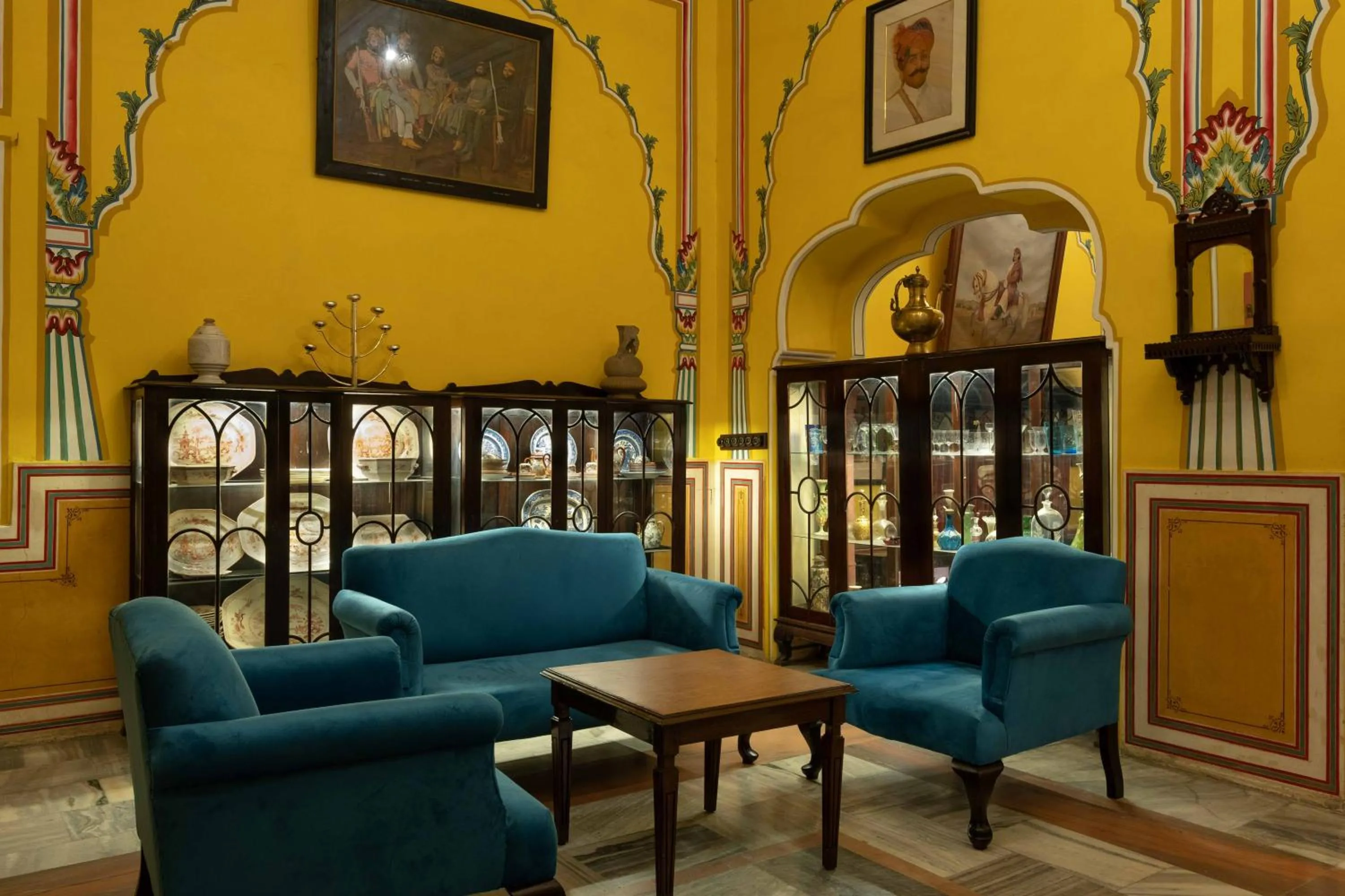 Dining area in Hotel Narain Niwas Palace