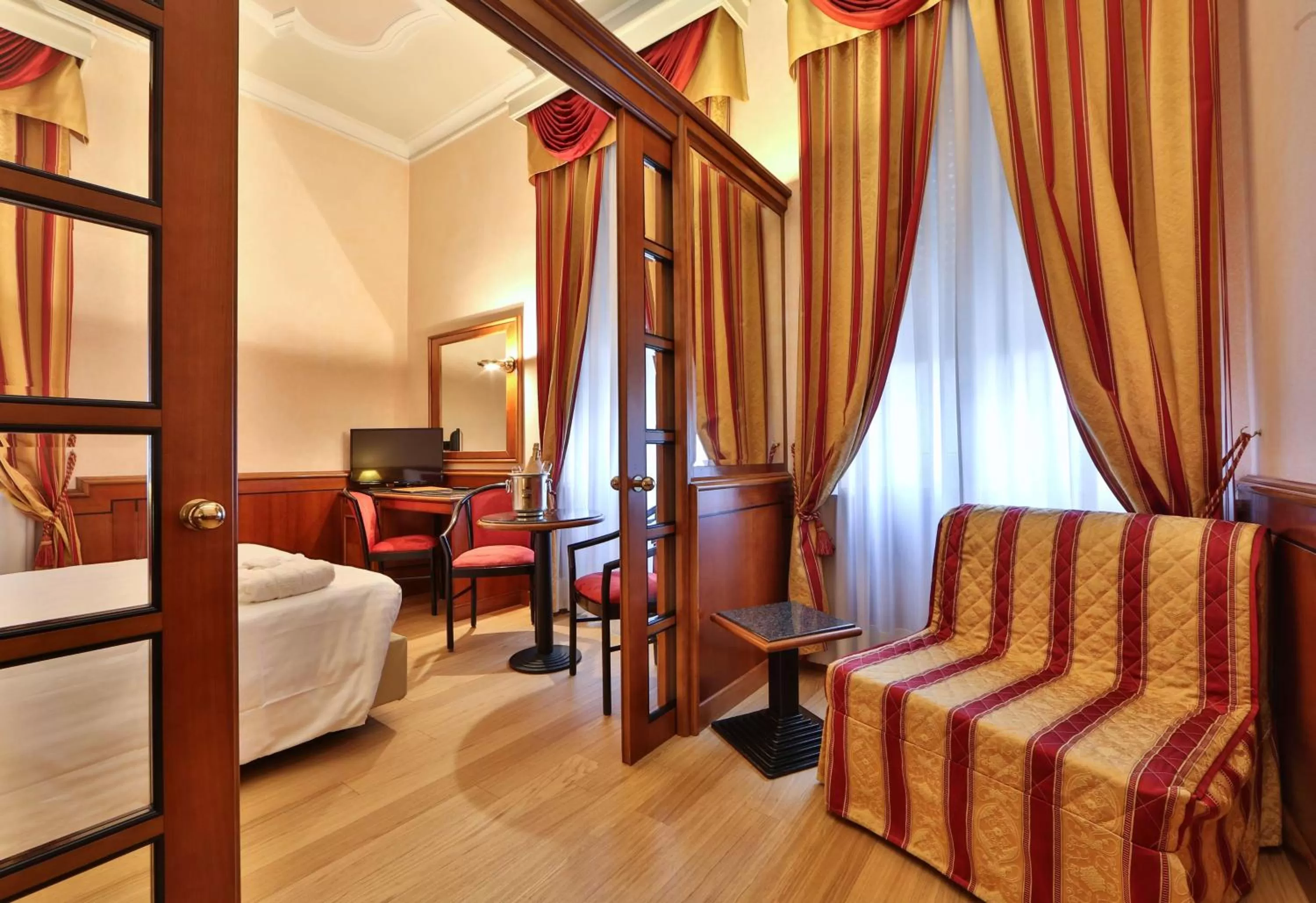 TV and multimedia, Bed in Best Western Hotel Moderno Verdi