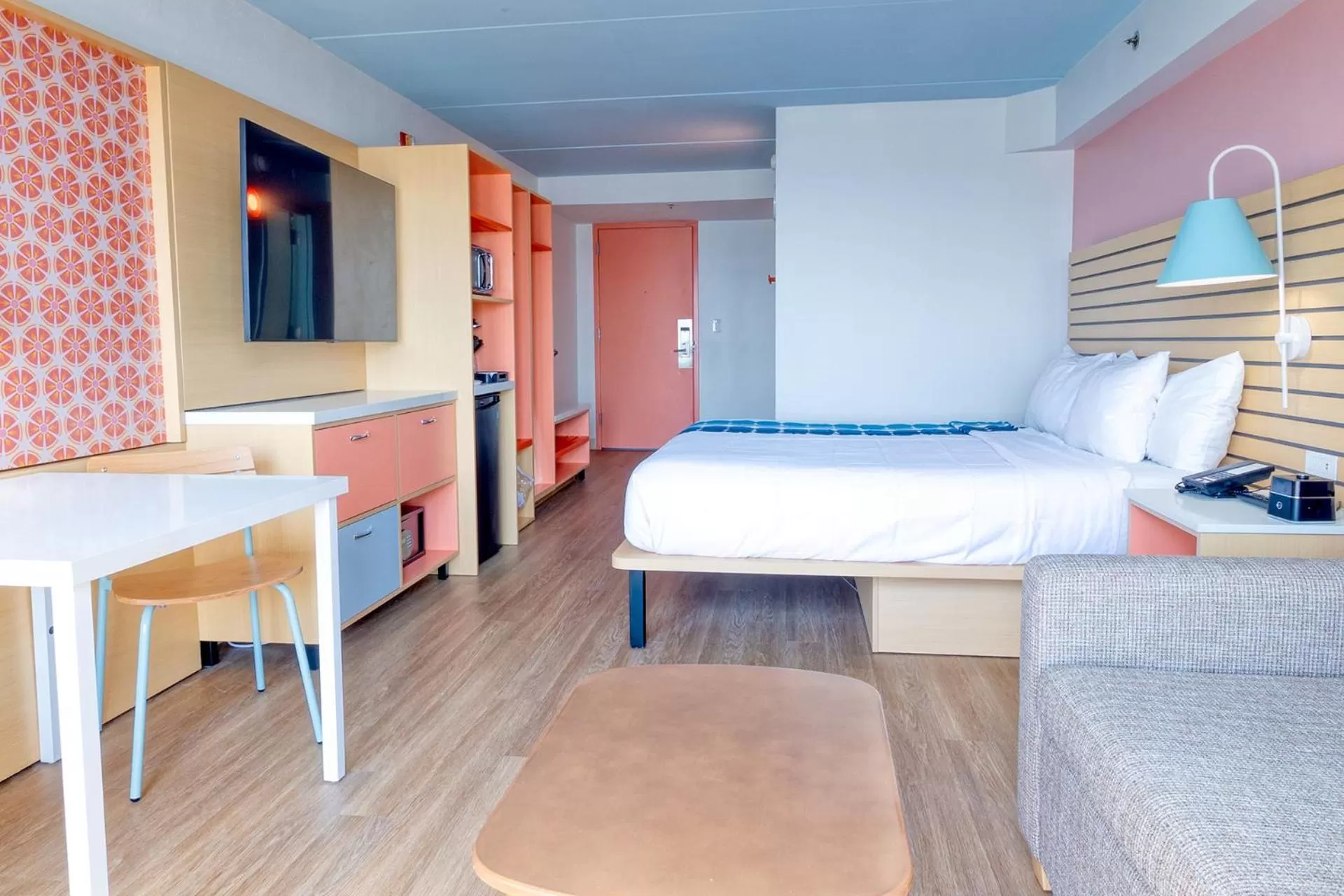 View (from property/room), Bed in Golden Sands Carolina Beach Oceanfront, Tapestry by Hilton