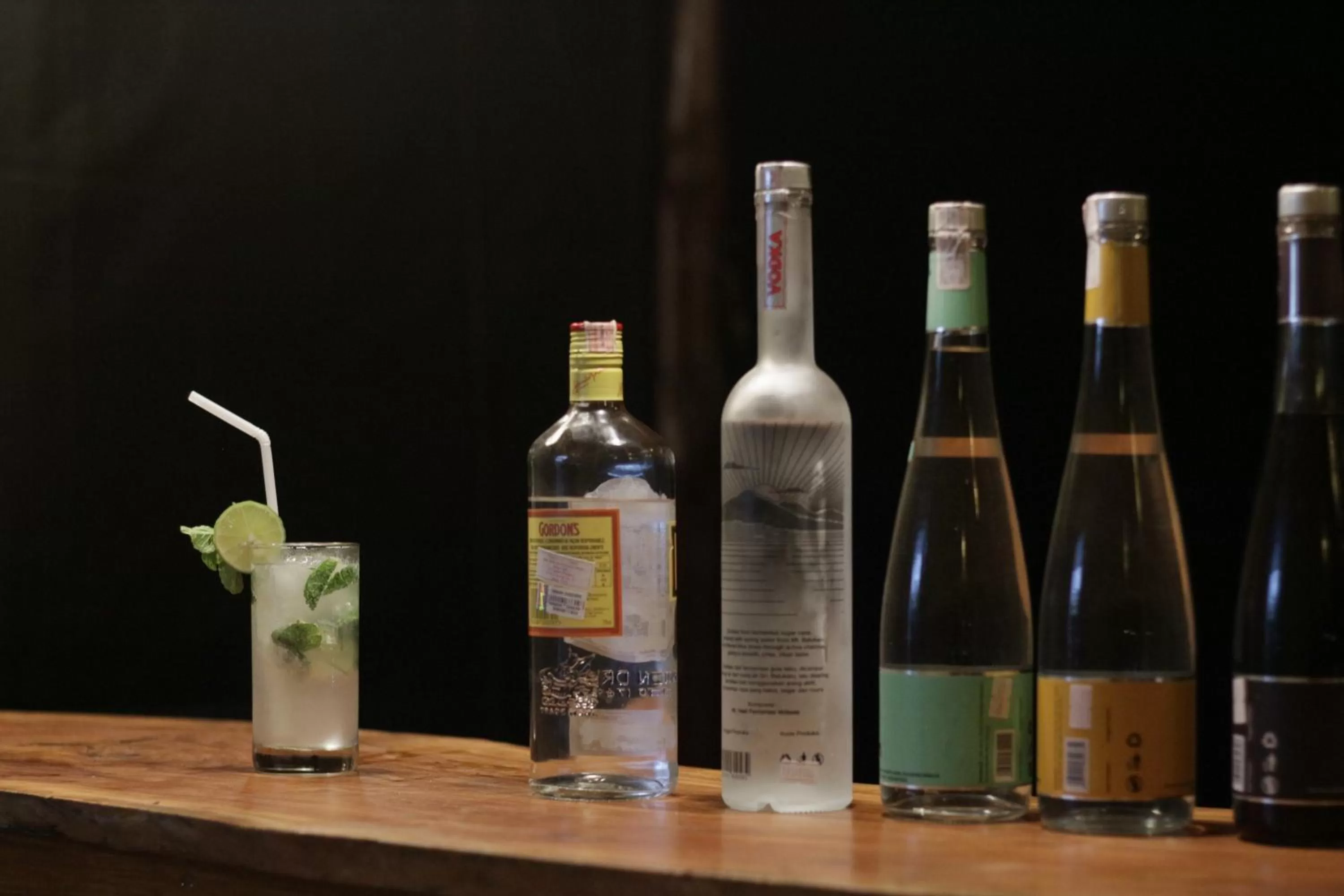 Drinks in D'Muncuk Huts Lembongan