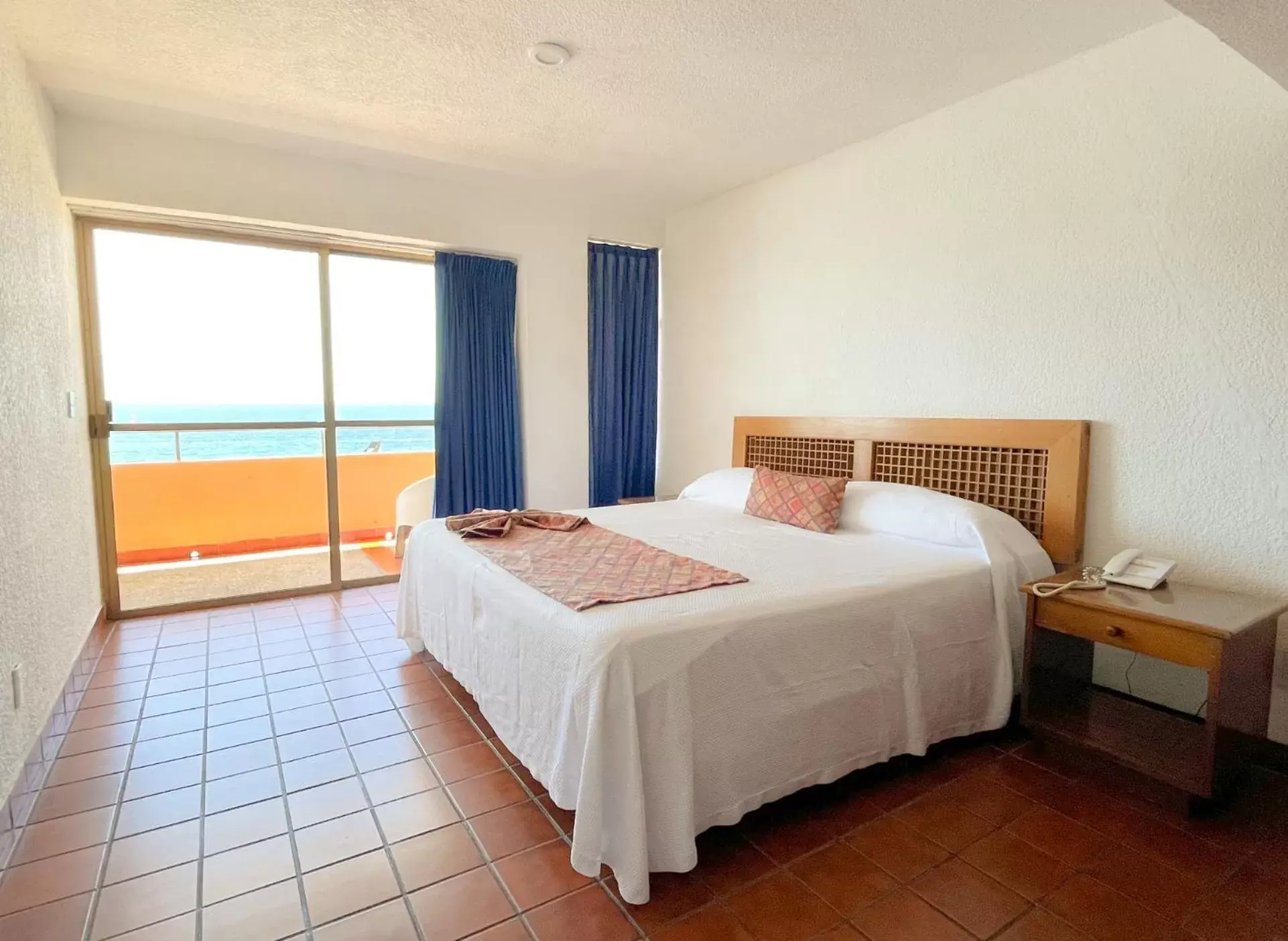 Two-Bedroom Suite in Costa de Oro Beach Hotel Two-Bedroom Suite in Costa de Oro Beach Hotel