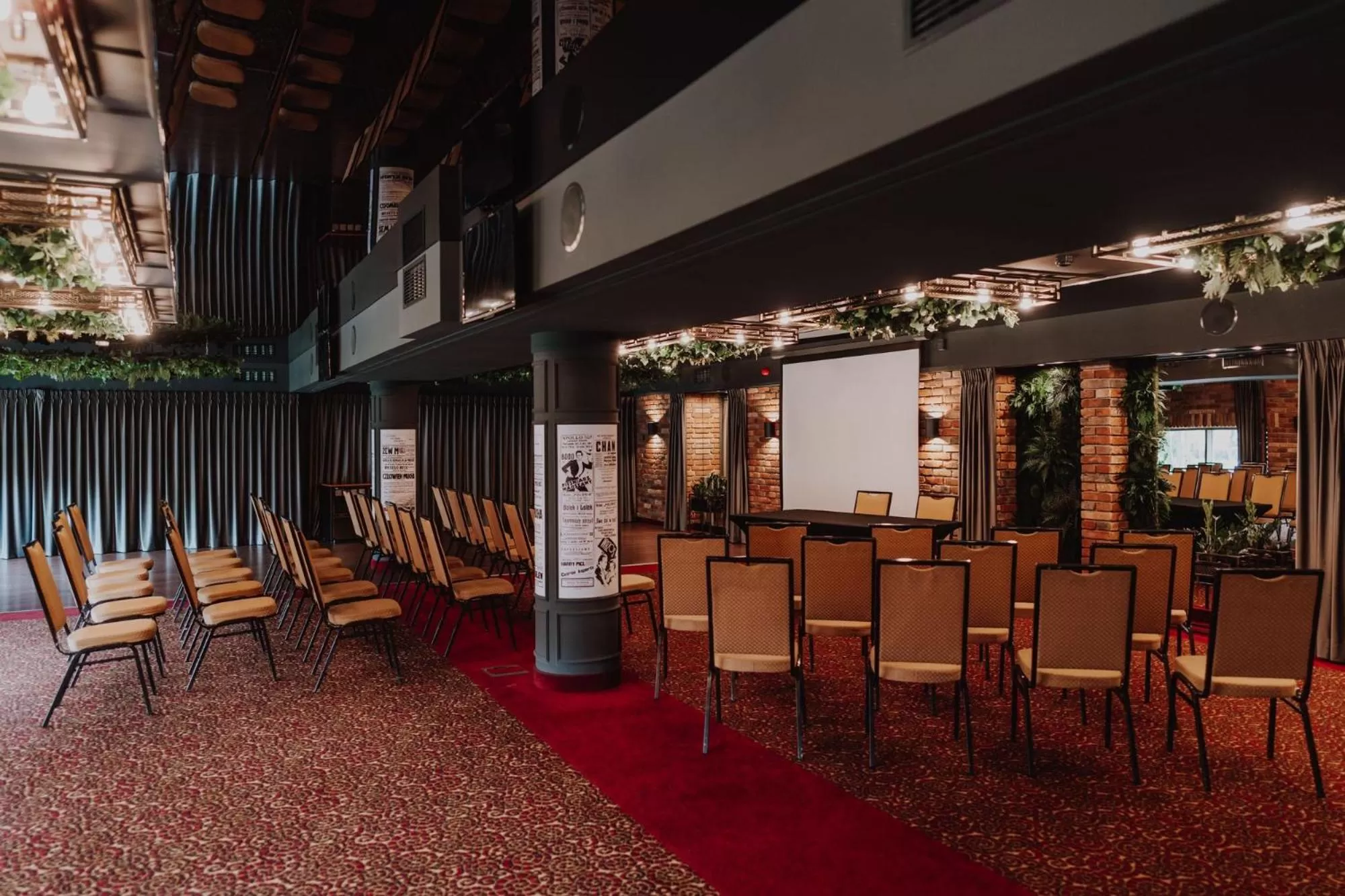 Restaurant/places to eat in Hotel Esperanto