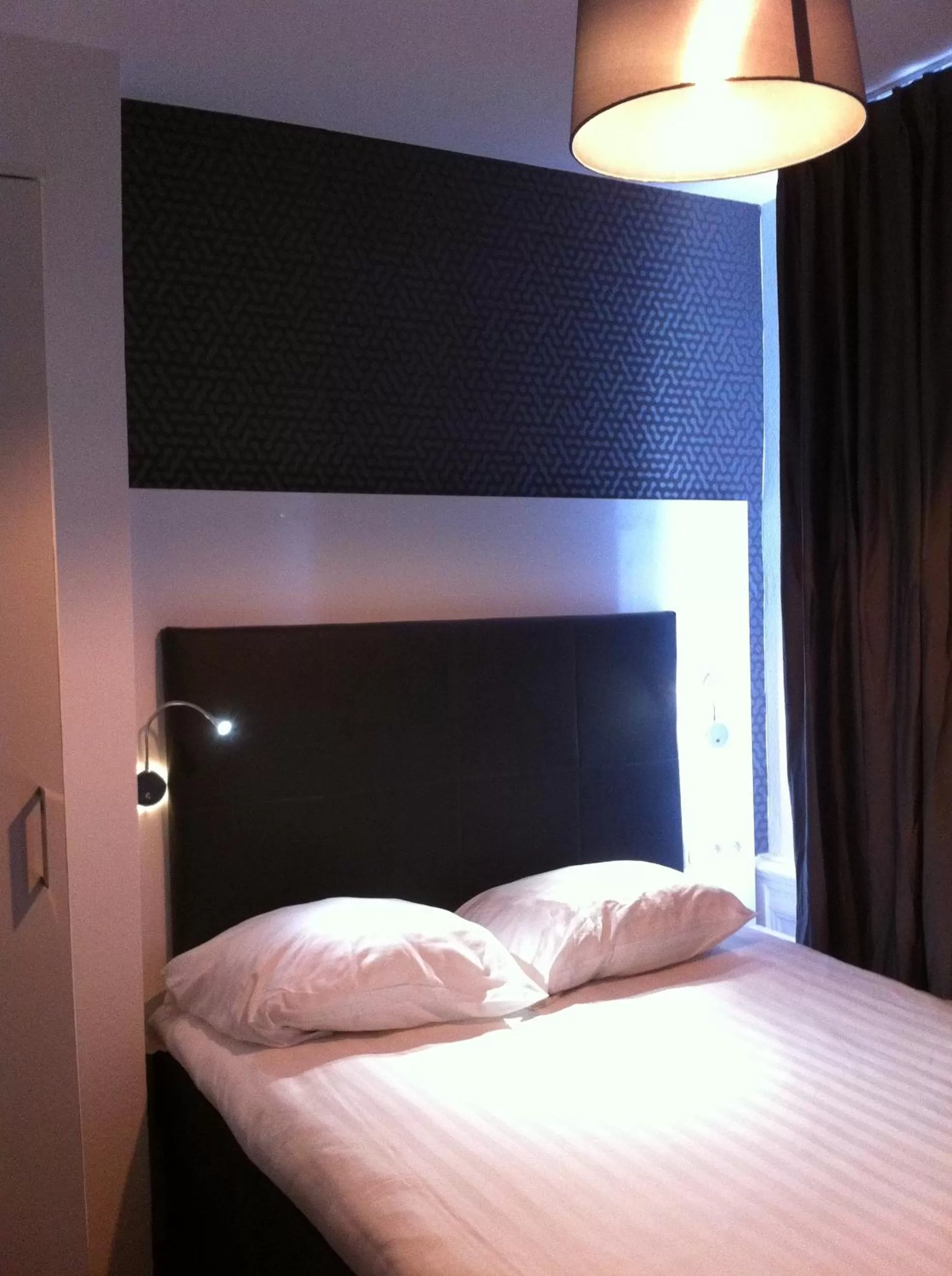 Bed in Hotel Vossius Vondelpark