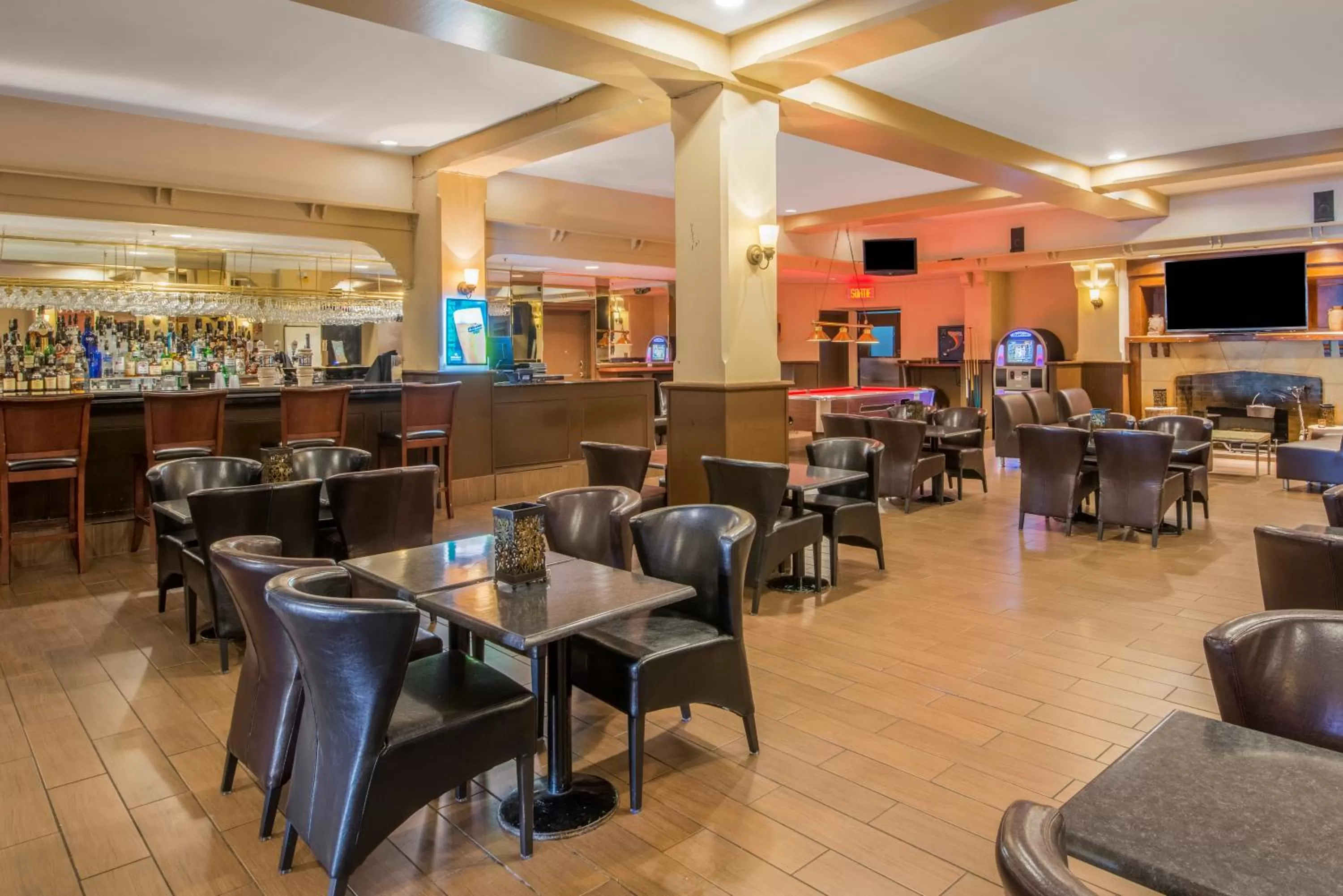 TV and multimedia in Armon Plaza Montreal Airpt, Trademark Collection by Wyndham