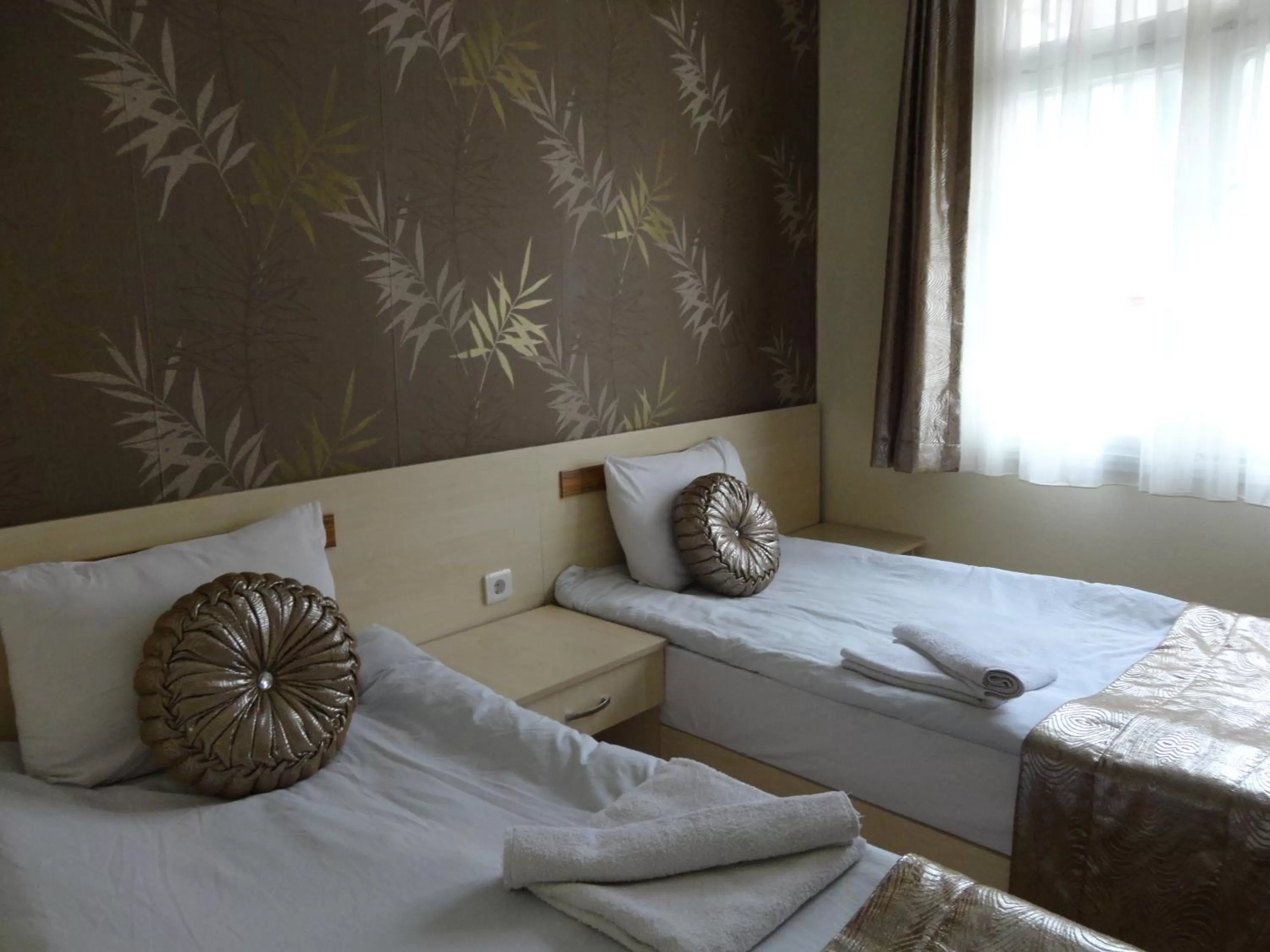 Photo of the whole room, Bed in Olimpiyat Hotel Izmir