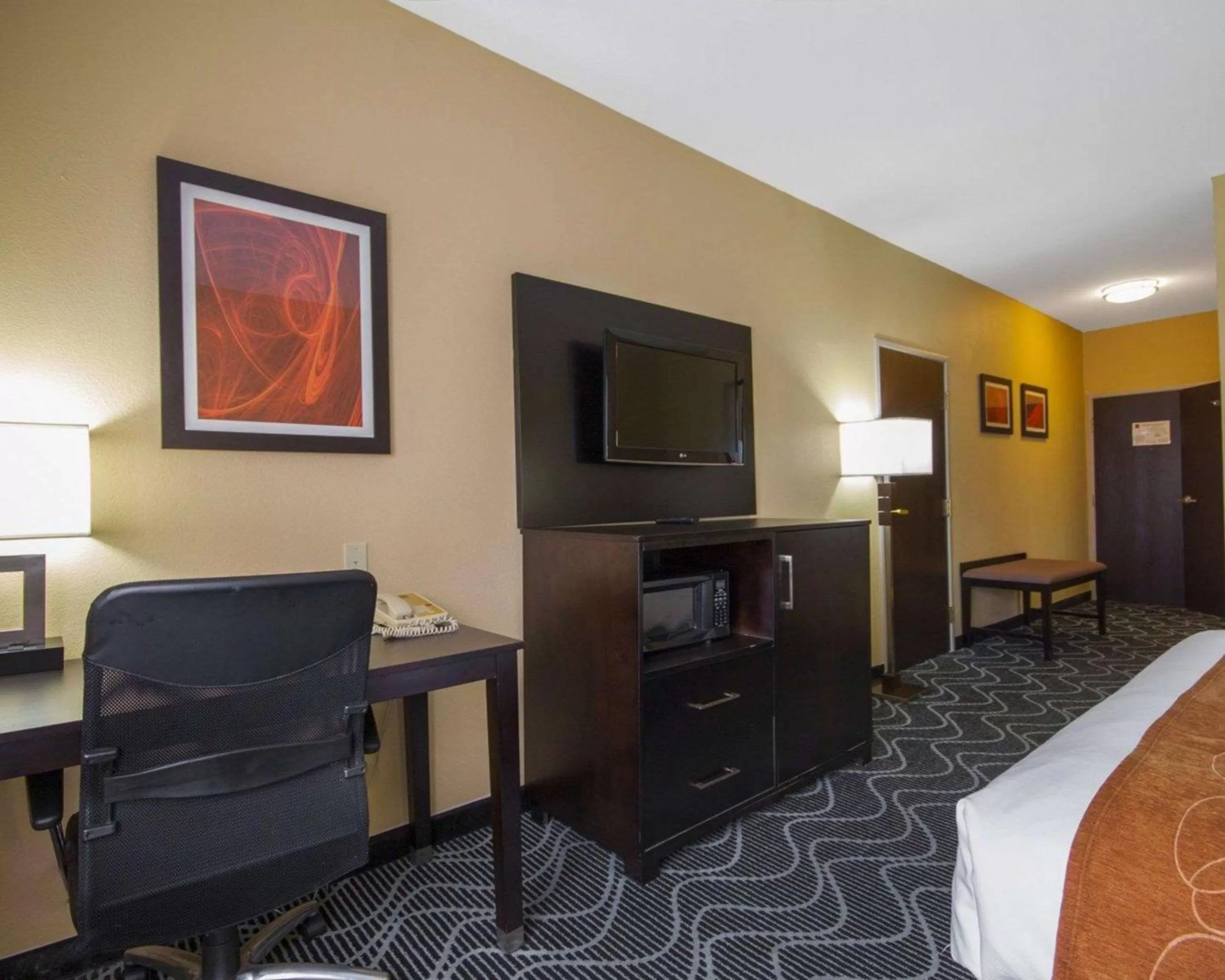 Photo of the whole room in Comfort Suites Lake Ray Hubbard