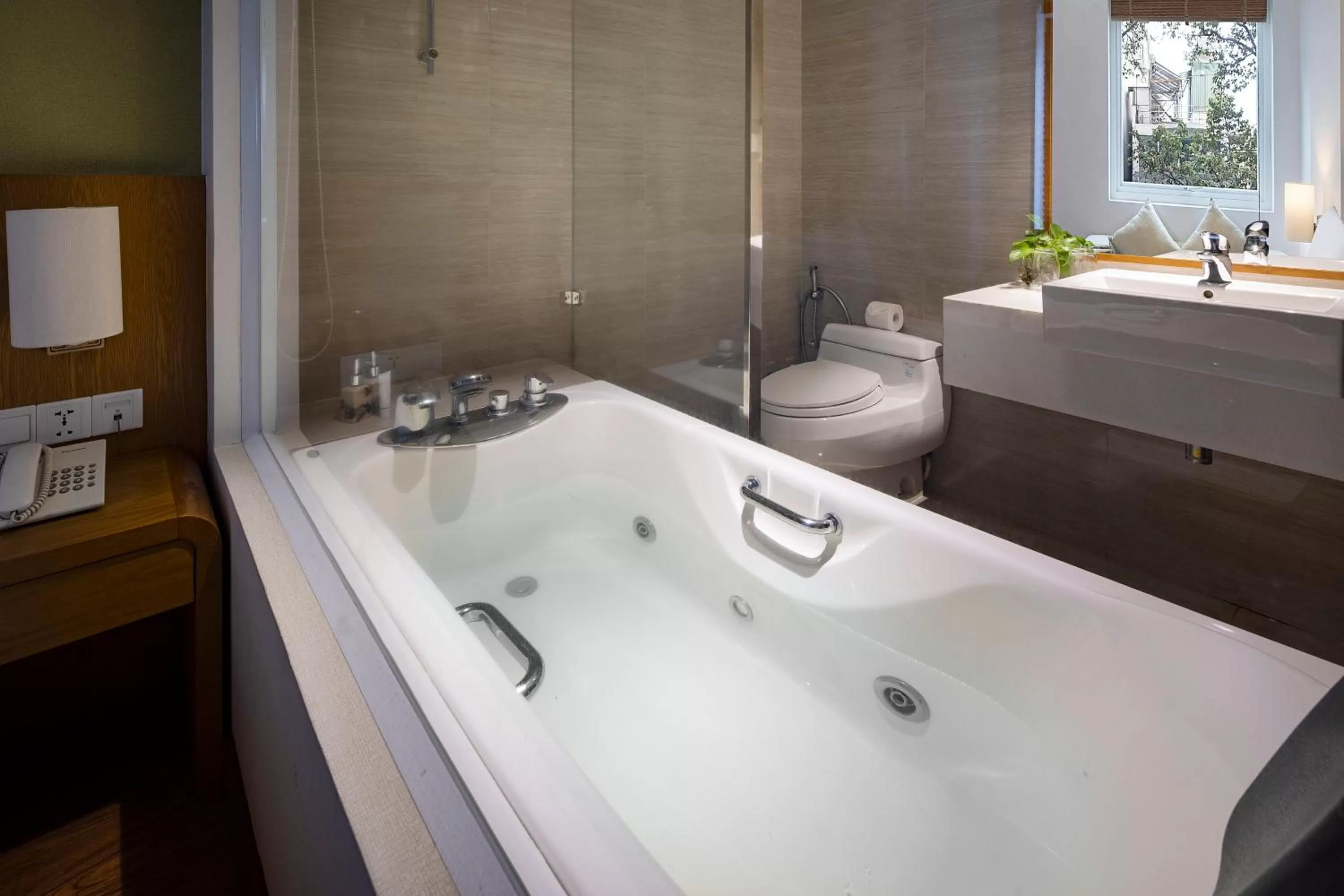 Bath in Harmony Saigon Hotel & Spa