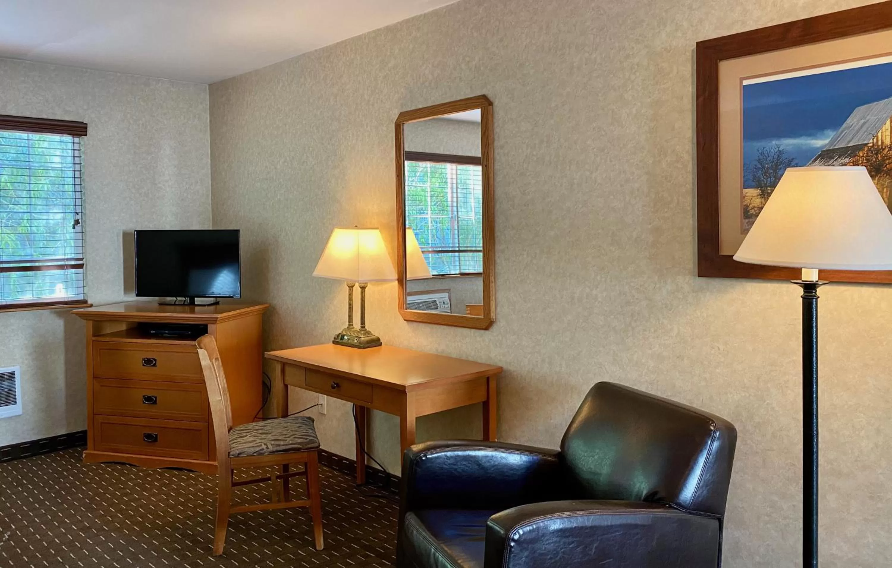 TV and multimedia in Cousin's Country Inn