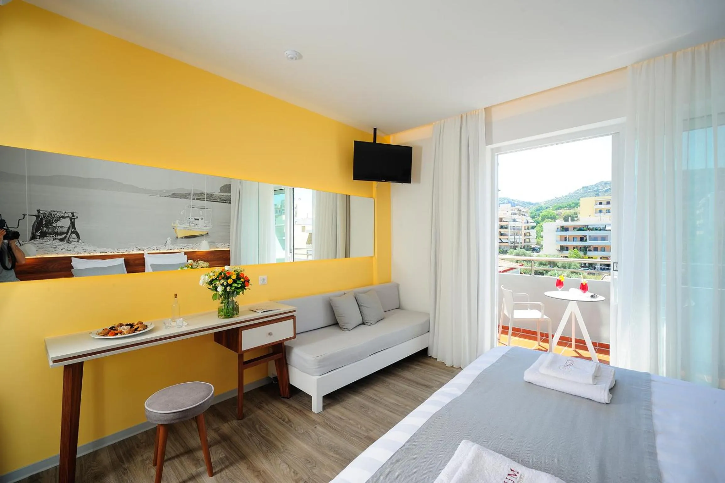 TV and multimedia, Bed in Atrium Ambiance Hotel